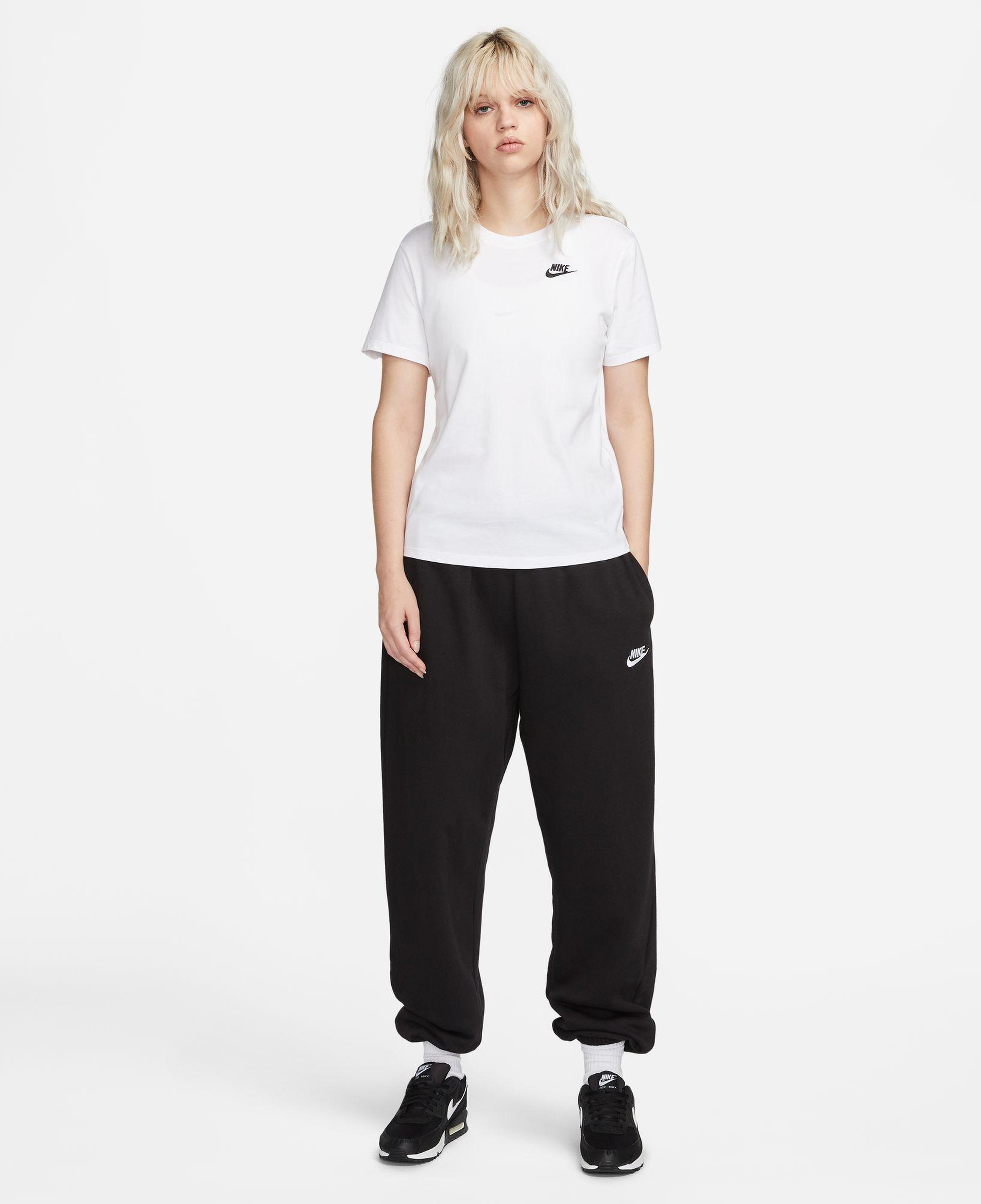 Nike Sportswear Club Kadın Beyaz T-Shirt