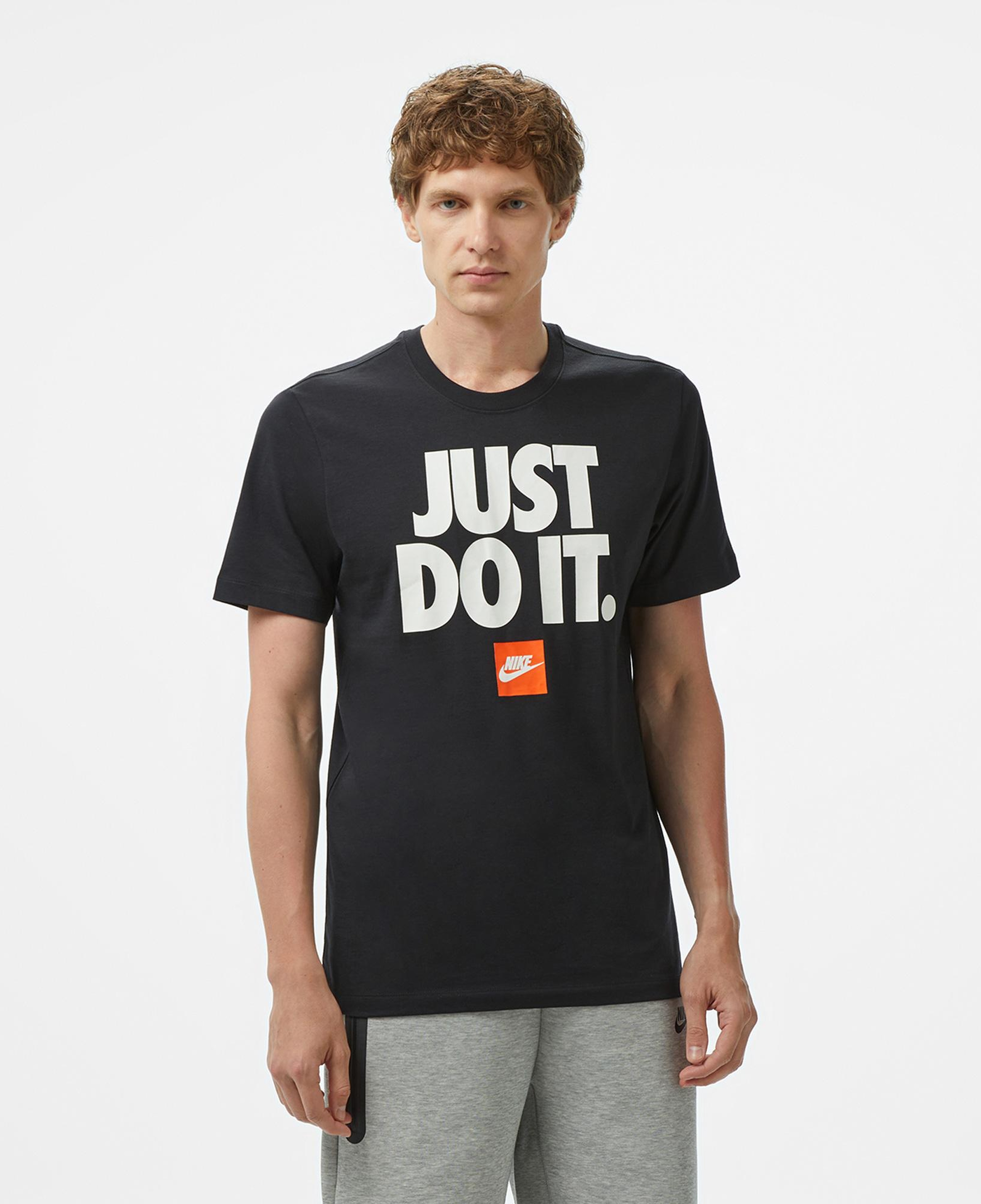 Nike Sportswear Erkek Siyah T-Shirt