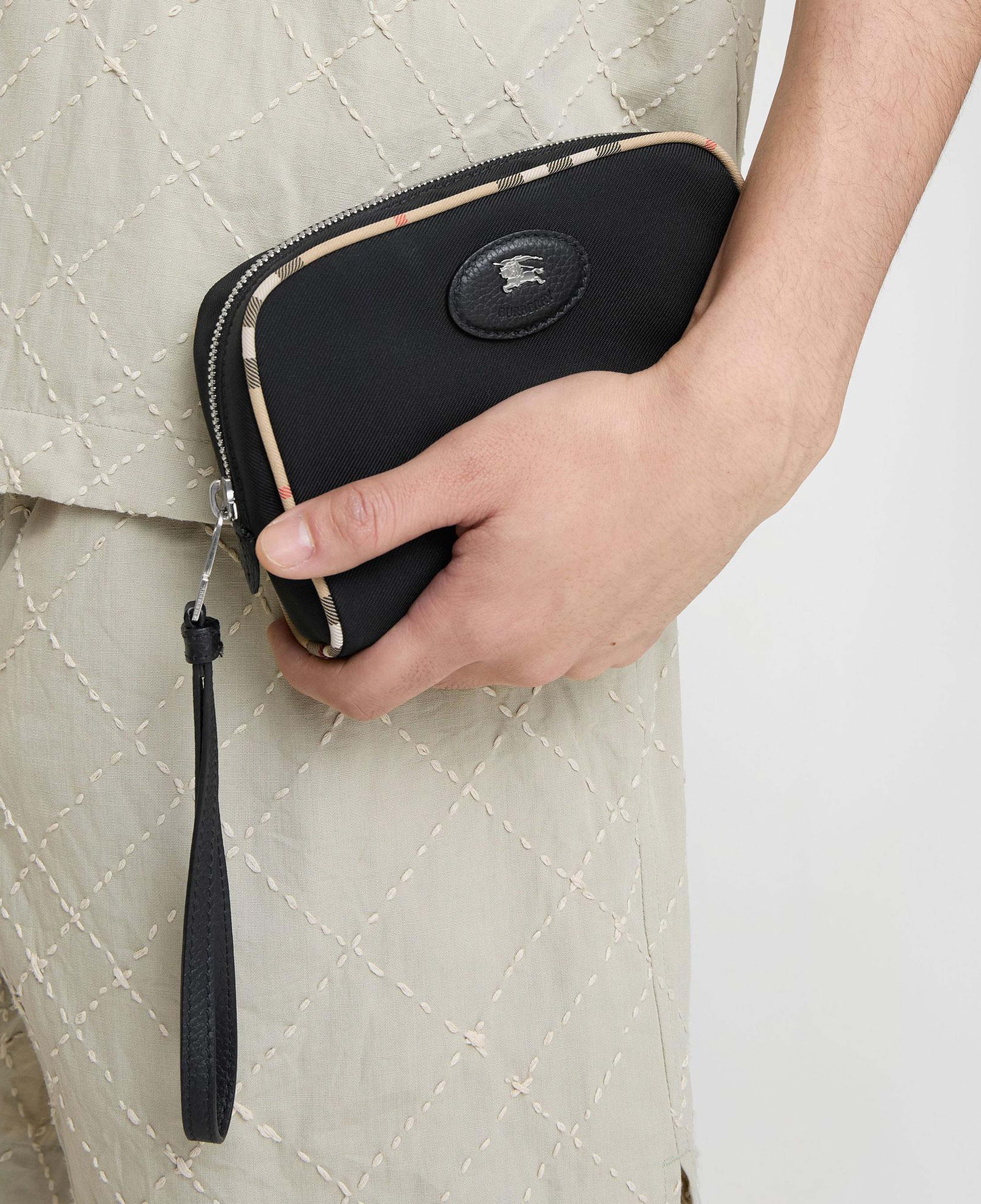 Burberry Small Check Piping Pouch Erkek Siyah El Çantası