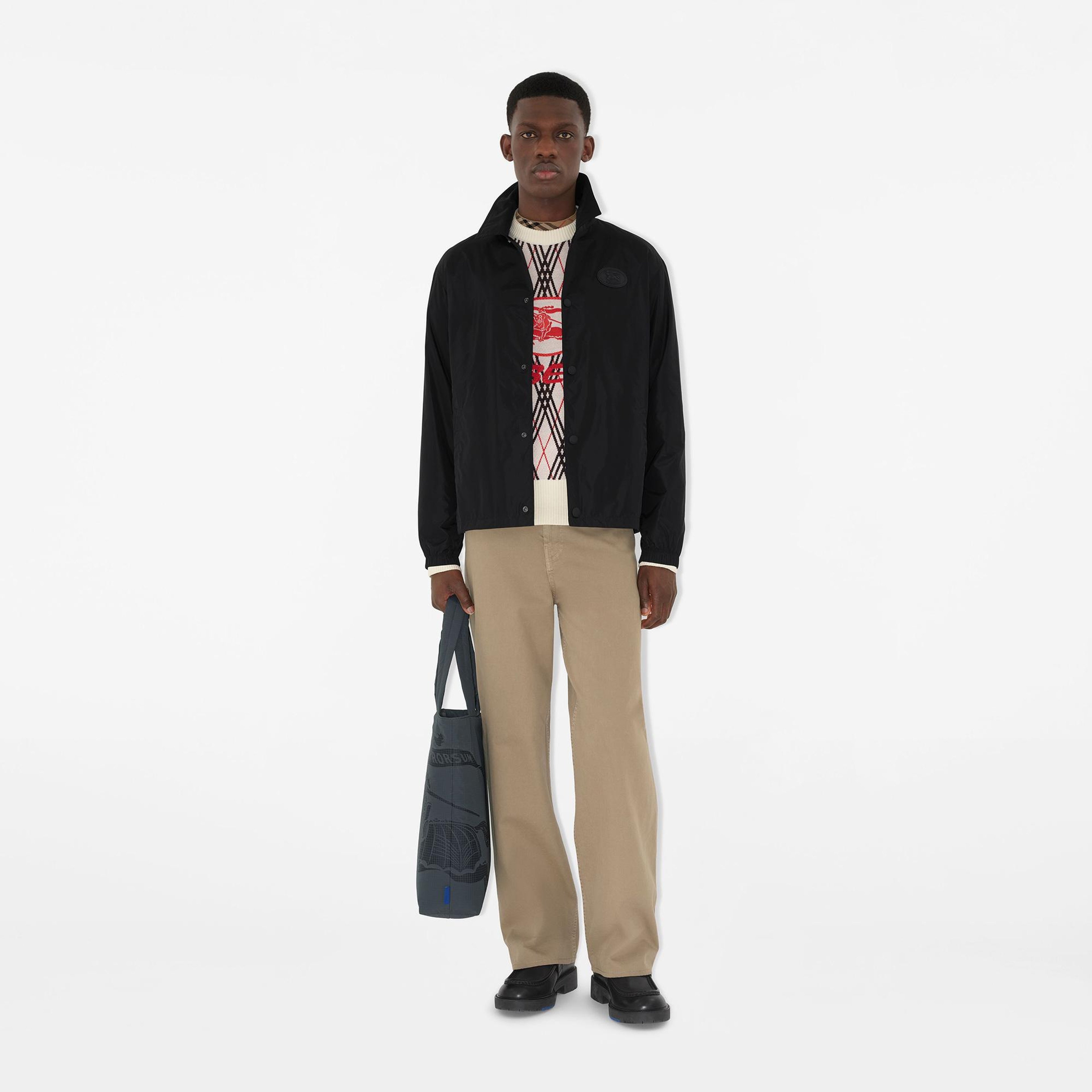 Burberry Slindon Knight Stamp Nylon Coach Erkek Siyah Mont