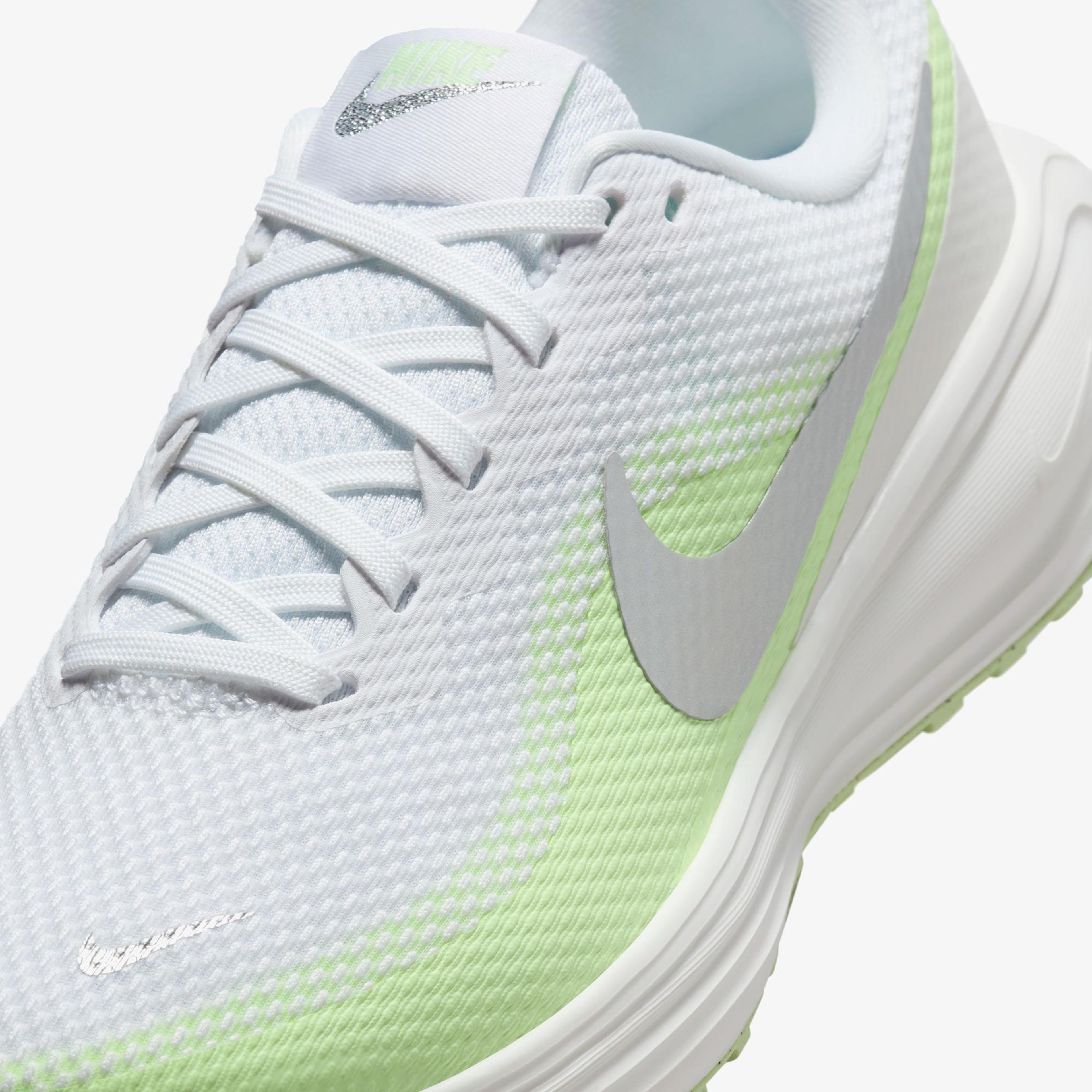 Nike Revolution 8 Kadın Beyaz Koşu Ayakkabısı