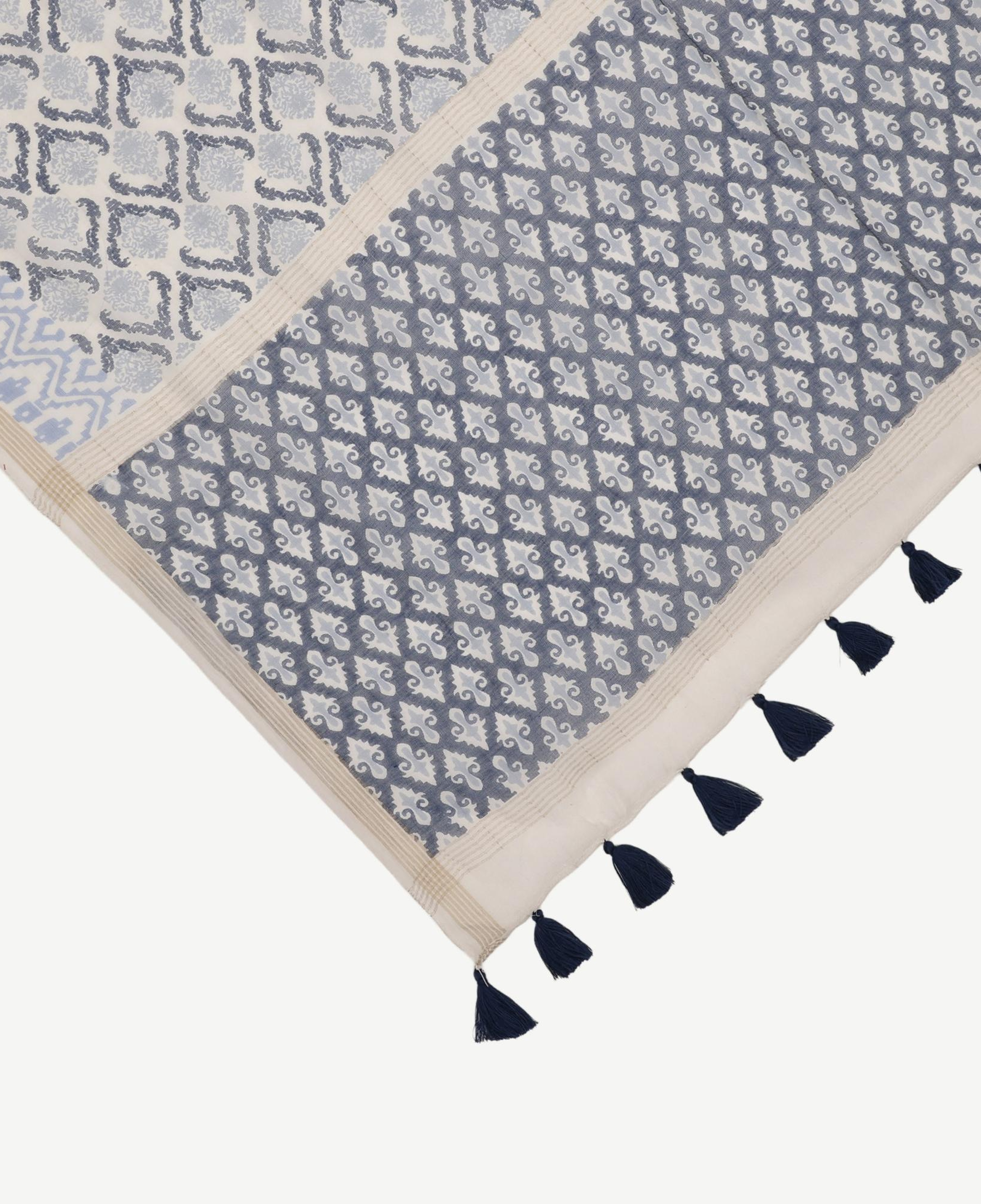 YARGICI Püskül Detaylı Desenli Şal