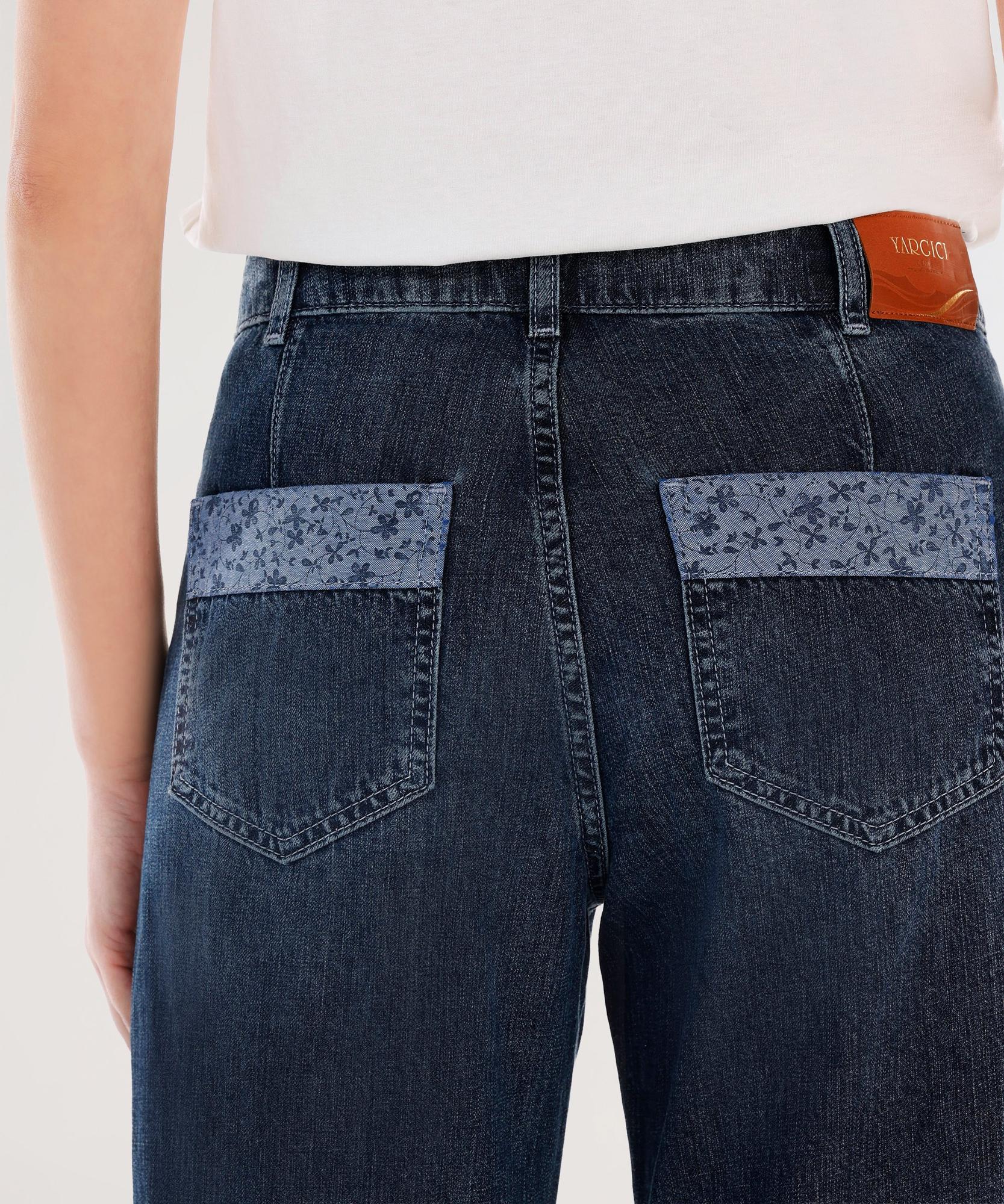 YARGICI Arka Cep Detaylı Geniş Fit Denim Pantolon