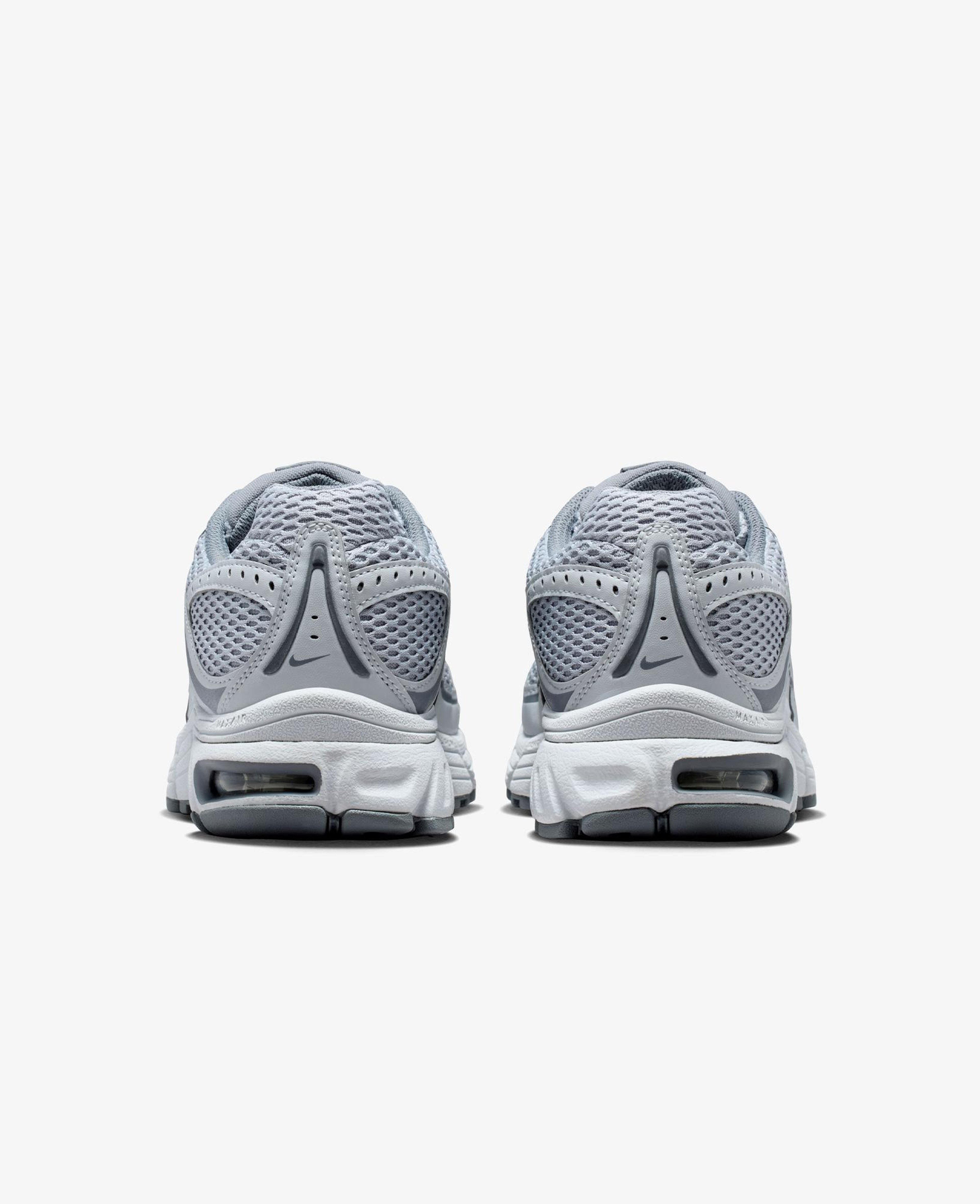 Nike Air Max Moto 2K Kadın Gri Spor Ayakkabı