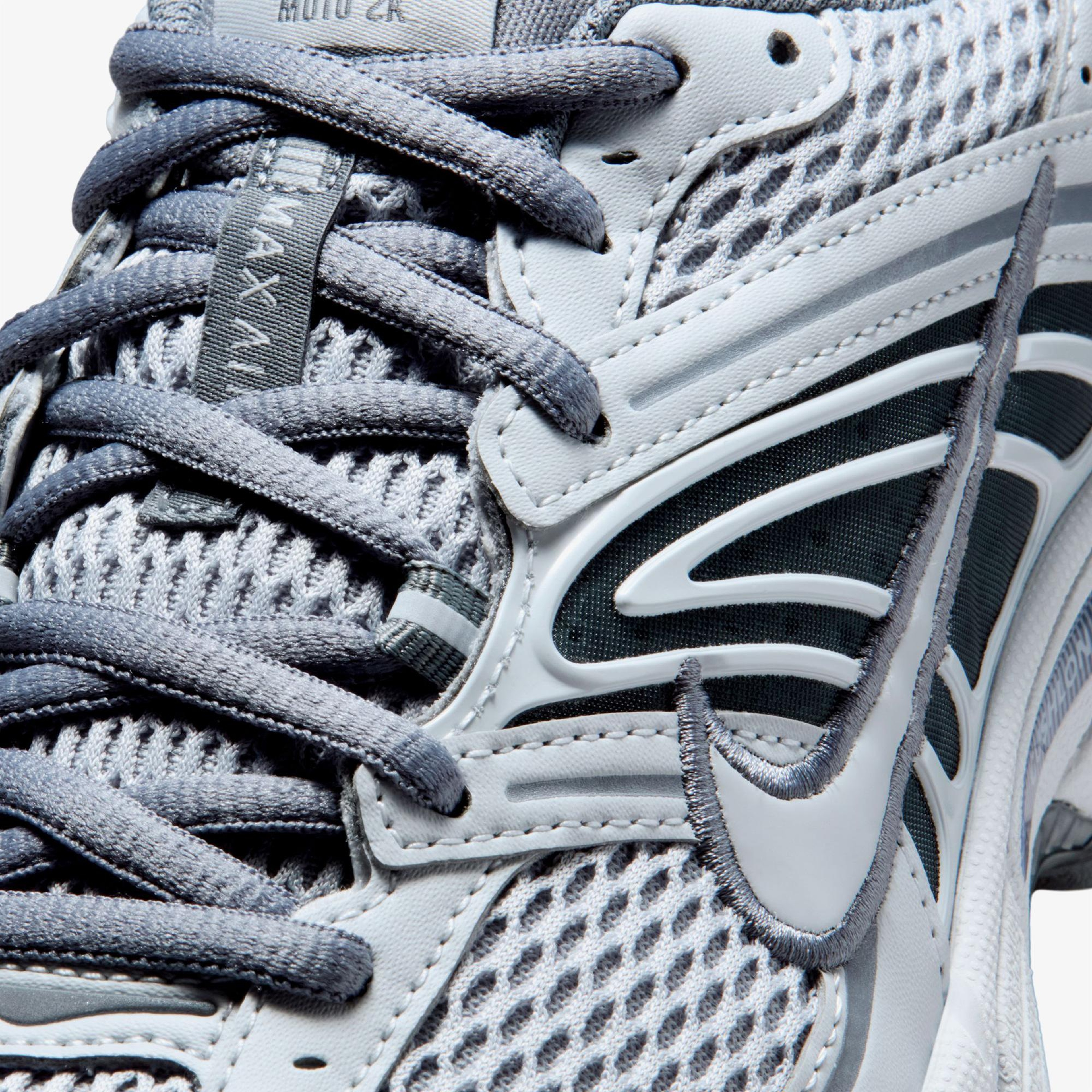 Nike Air Max Moto 2K Kadın Gri Spor Ayakkabı