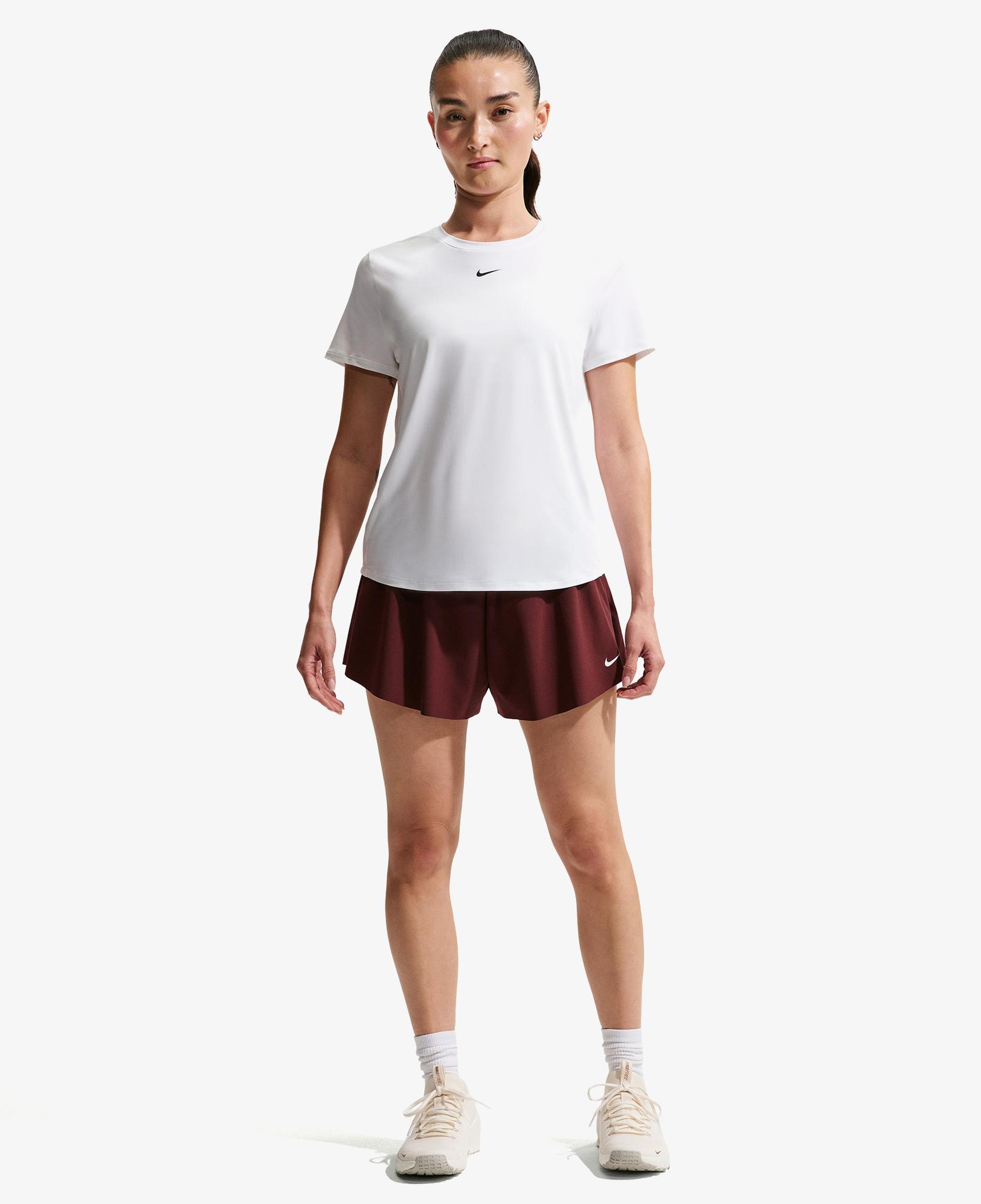 Nike One Classic Dri-Fit Kadın Beyaz T-Shirt