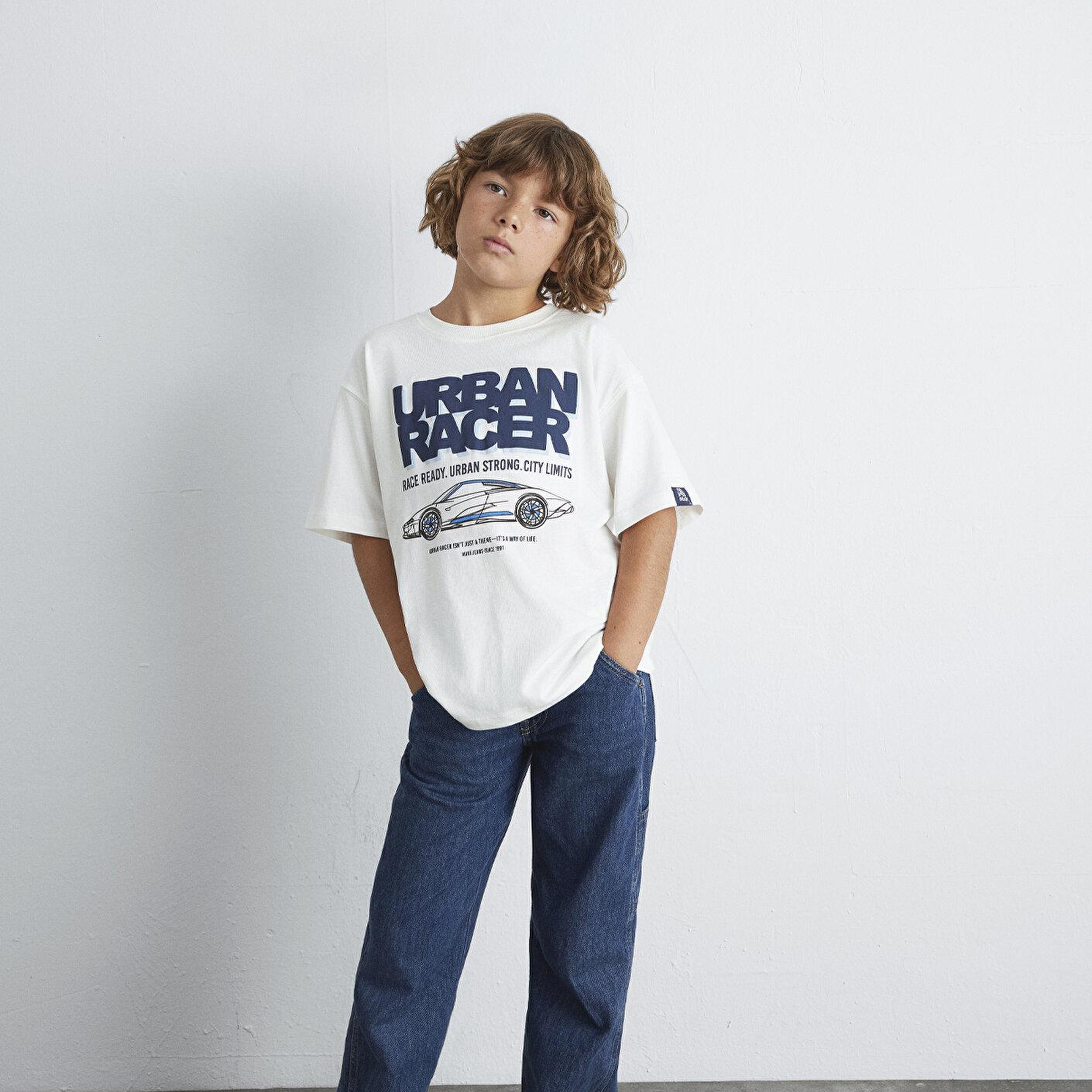 Mavi Araba Baskılı Ekru Tişört Oversize / Geniş Kesim 6610364-70057