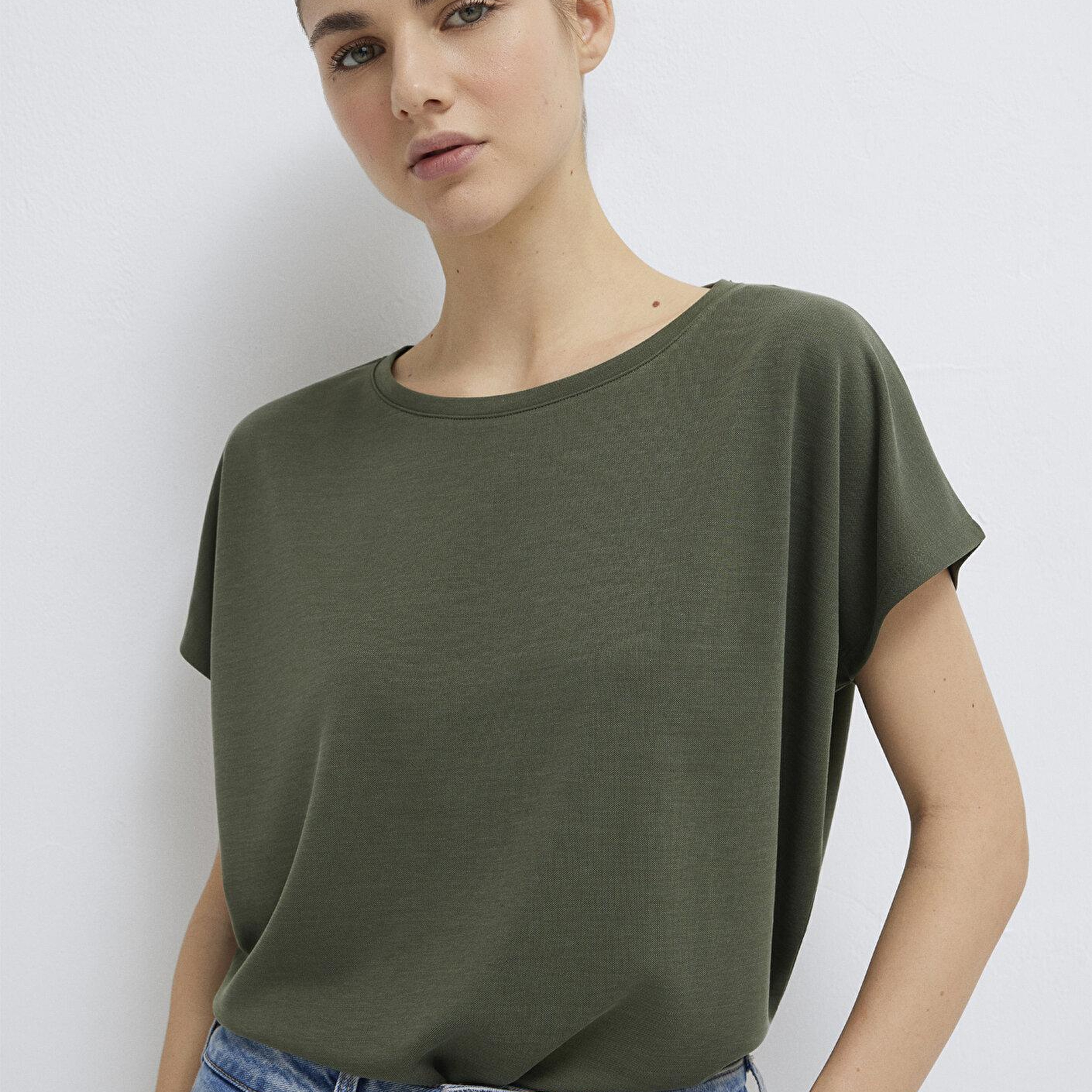 Mavi Soft-Premium Yeşil (TENCEL™) Liyosel Karışımlı Basic Tişört Loose Fit / Bol Rahat Kesim 167245-71551