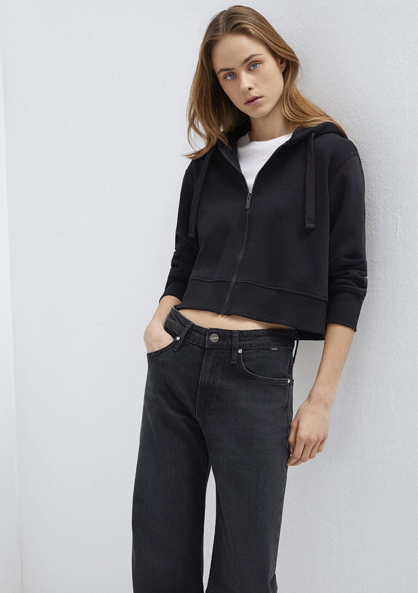 Mavi Kapüşonlu Siyah Basic Crop Sweatshirt 1S10388-900