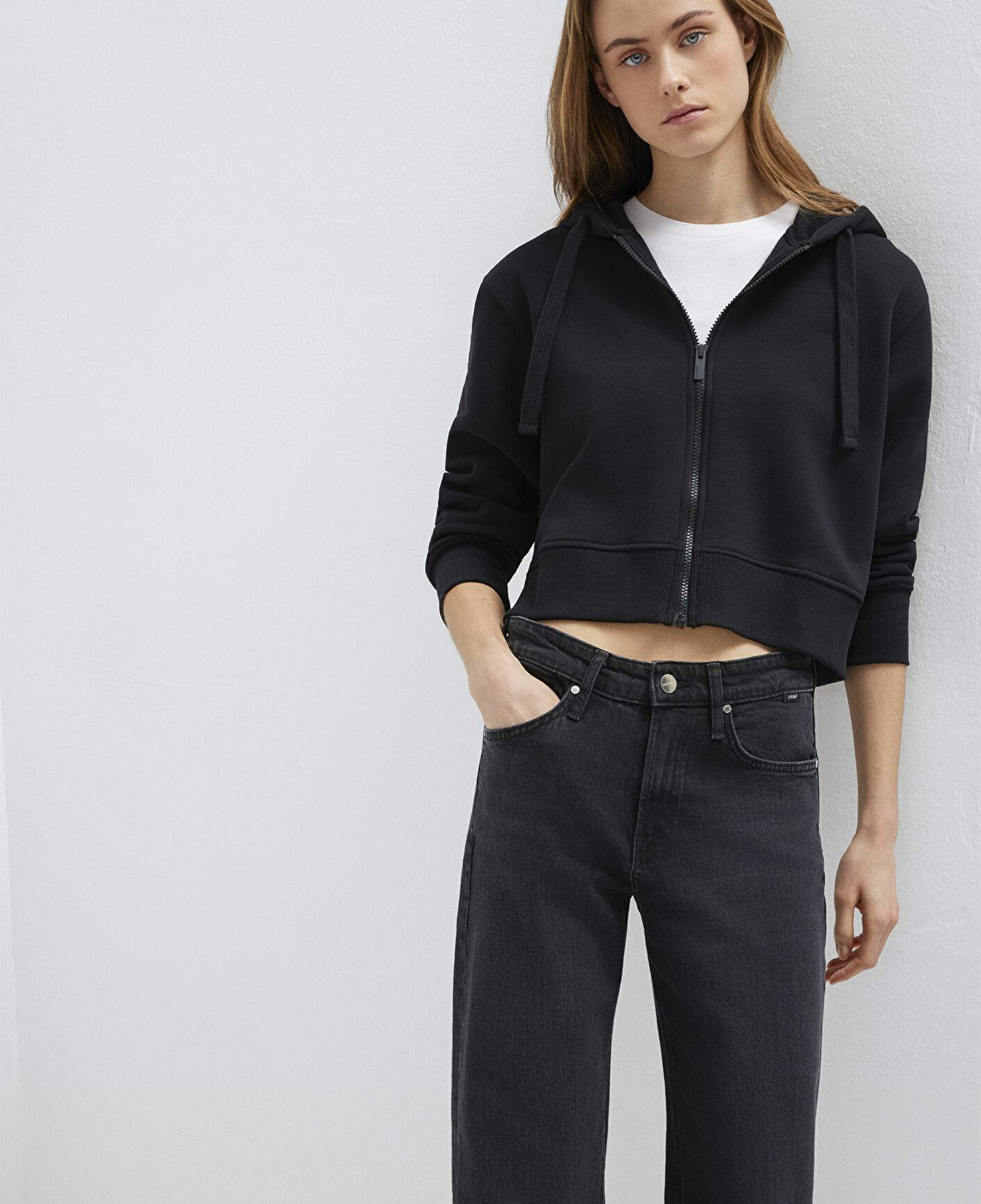 Mavi Kapüşonlu Siyah Basic Crop Sweatshirt 1S10388-900