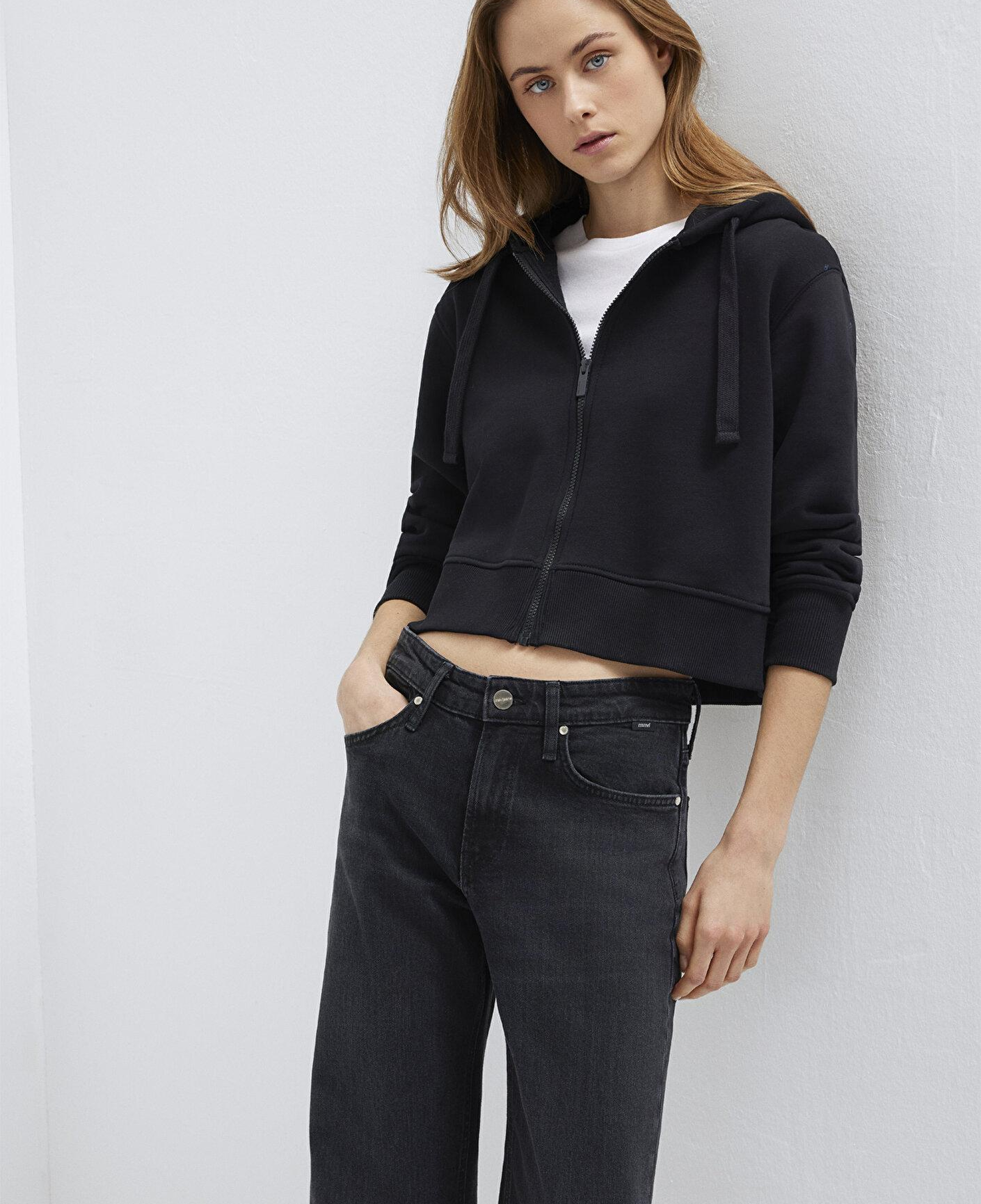 Mavi Kapüşonlu Siyah Basic Crop Sweatshirt 1S10388-900