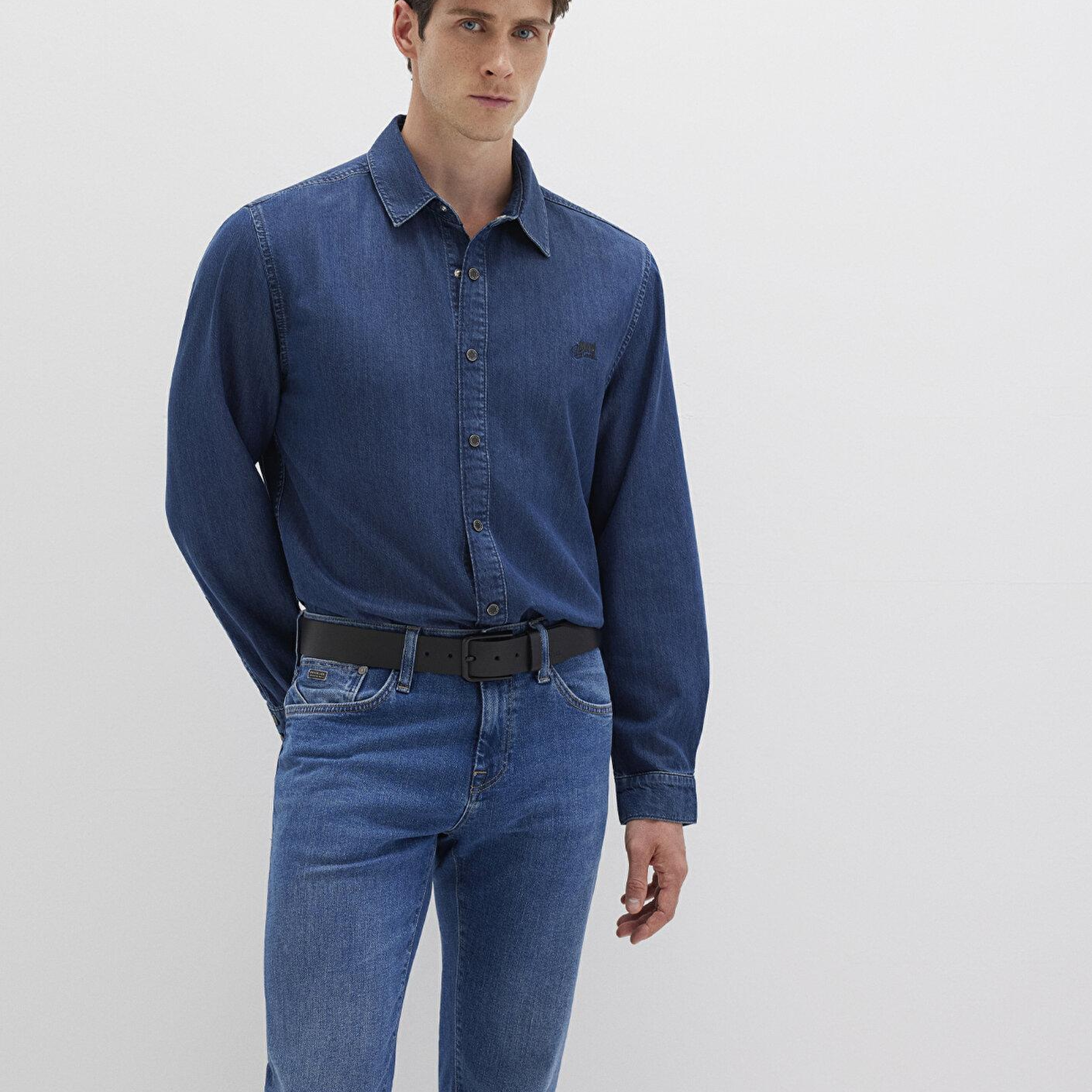 Mavi Roy Lux Black Koyu Indigo Mavisi Jean Gömlek Slim Fit / Dar Kesim 0210496-90767