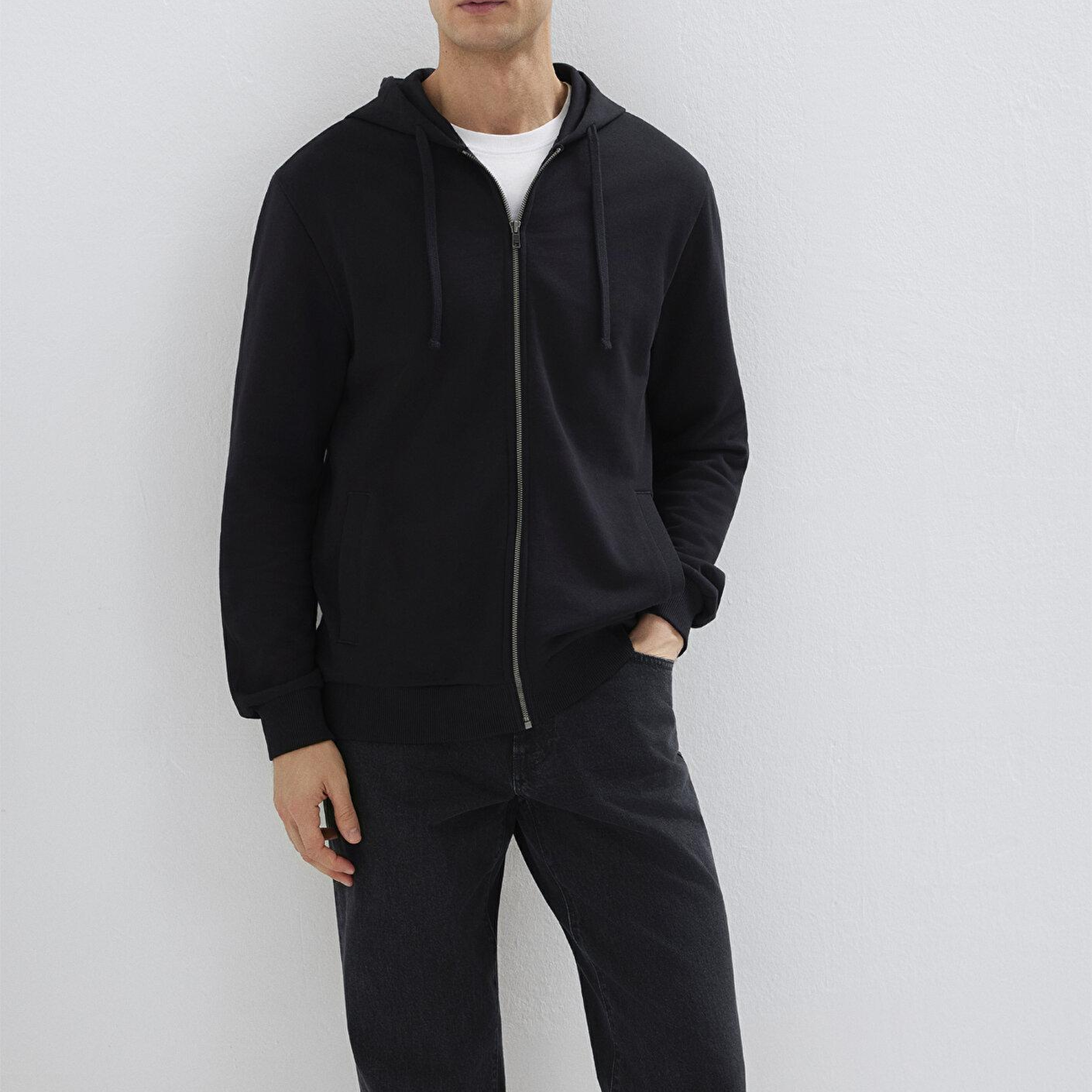 Mavi Kapüşonlu Fermuarlı Siyah Sweatshirt 0S10423-900
