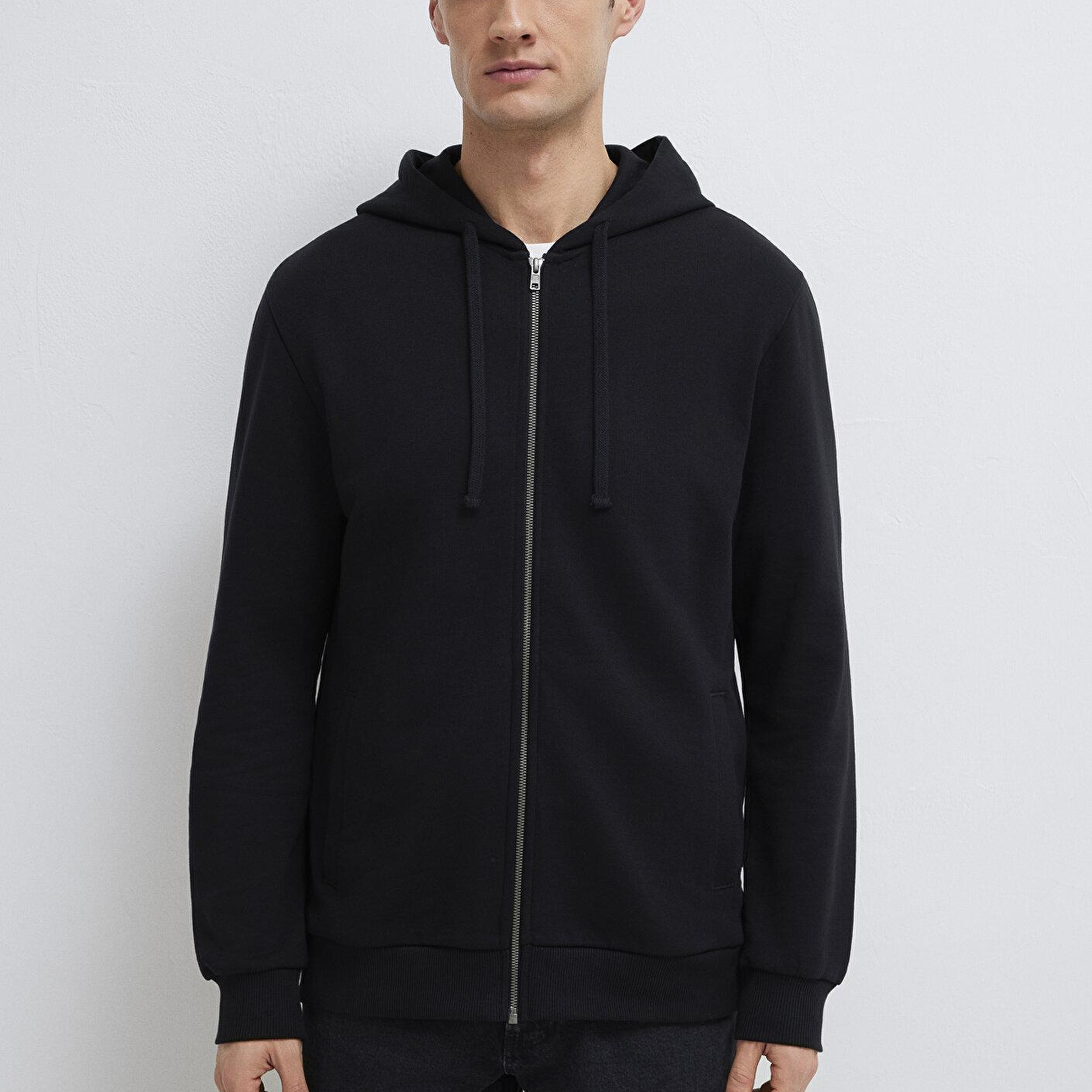 Mavi Kapüşonlu Fermuarlı Siyah Sweatshirt 0S10423-900
