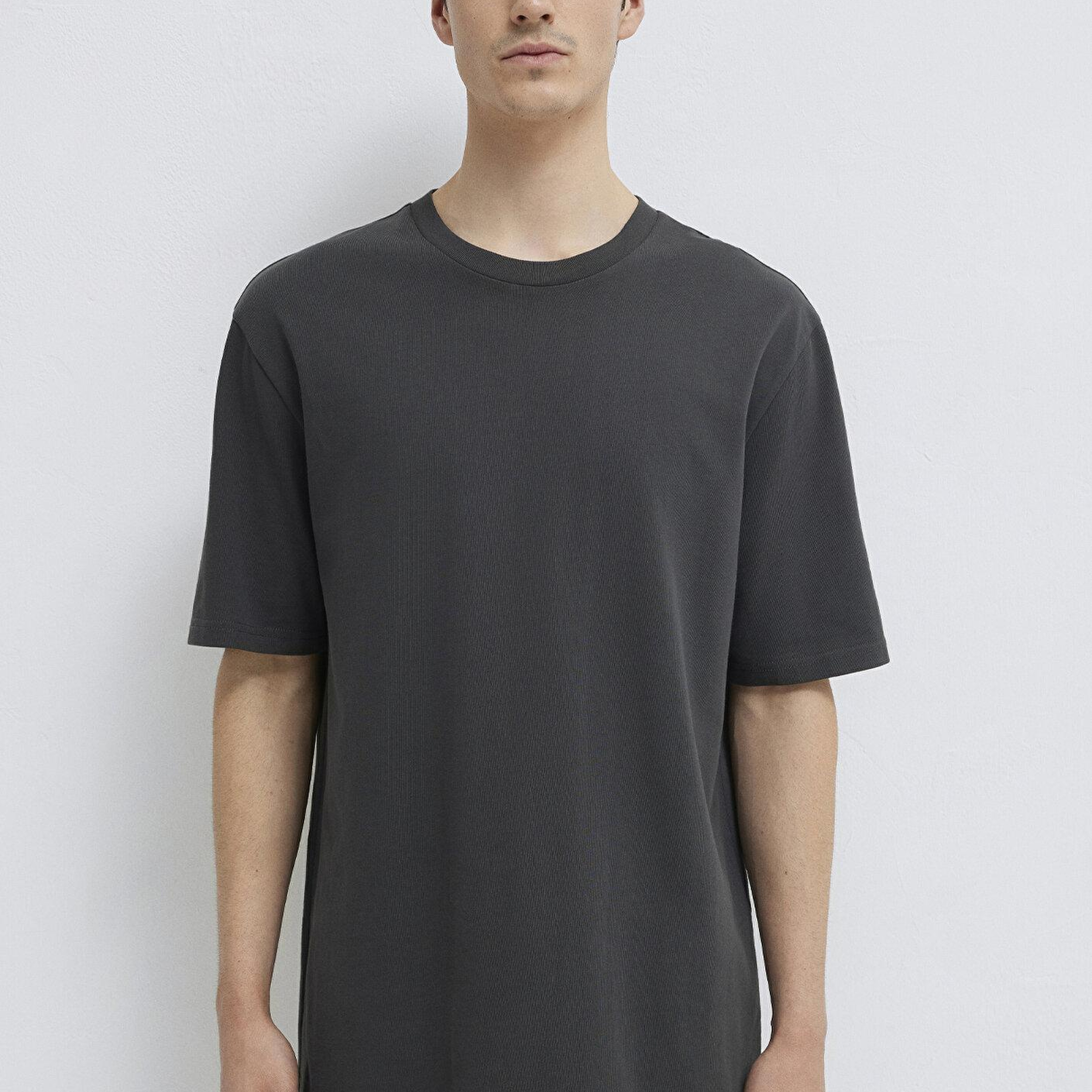 Mavi Logo Kol Detaylı Antrasit Basic Tişört Loose Fit / Bol Rahat Kesim 0611924-70092