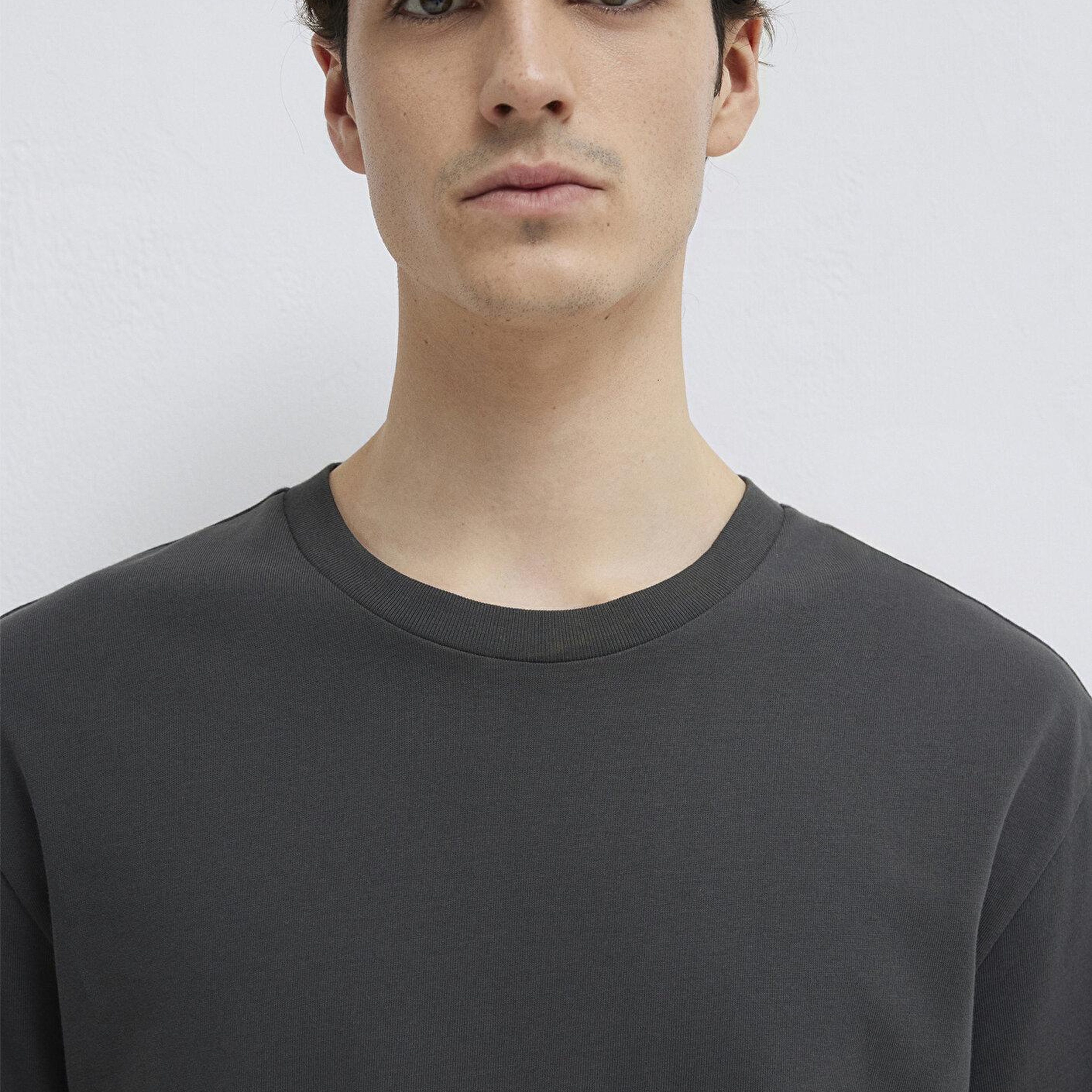 Mavi Logo Kol Detaylı Antrasit Basic Tişört Loose Fit / Bol Rahat Kesim 0611924-70092