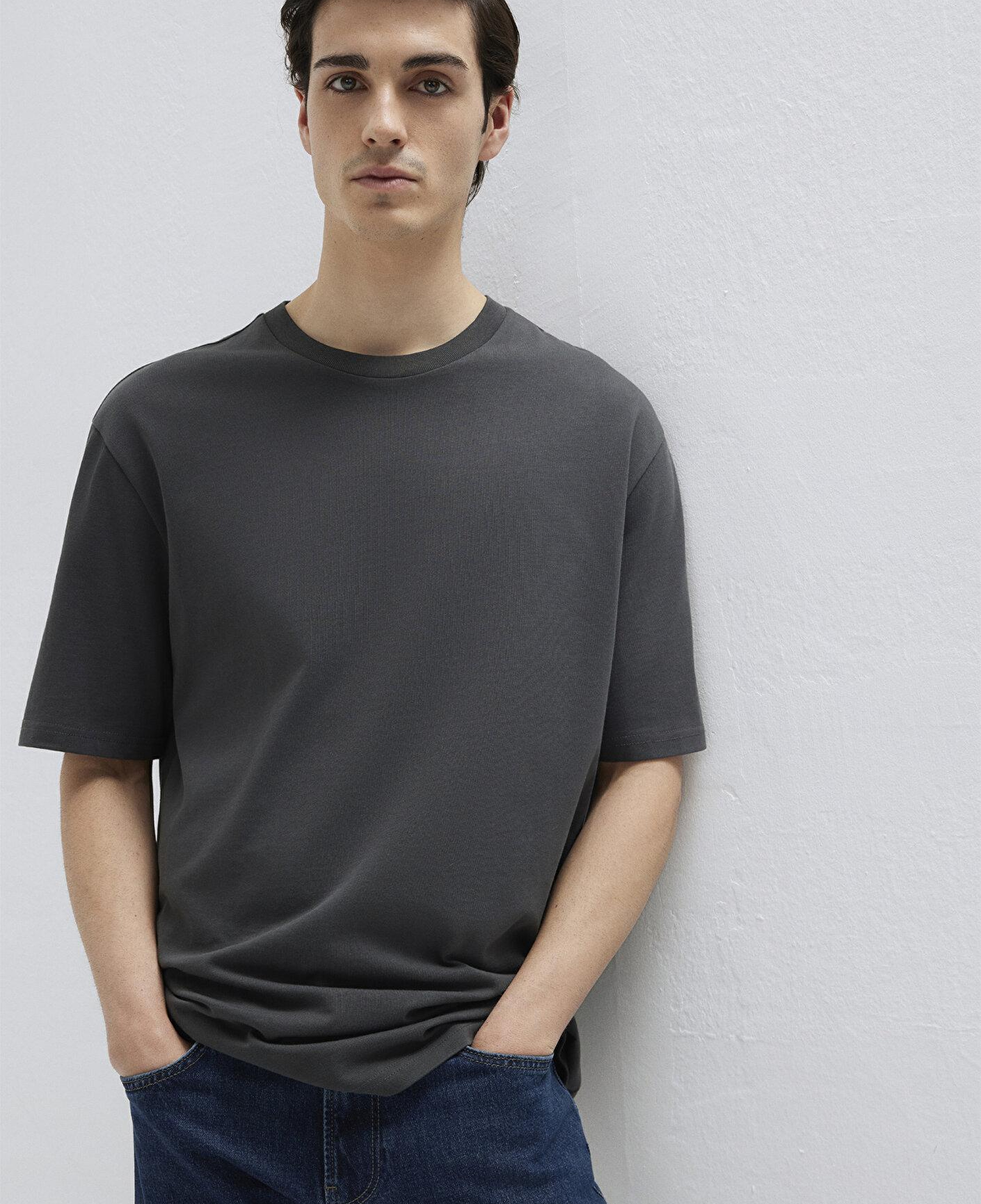 Mavi Logo Kol Detaylı Antrasit Basic Tişört Loose Fit / Bol Rahat Kesim 0611924-70092