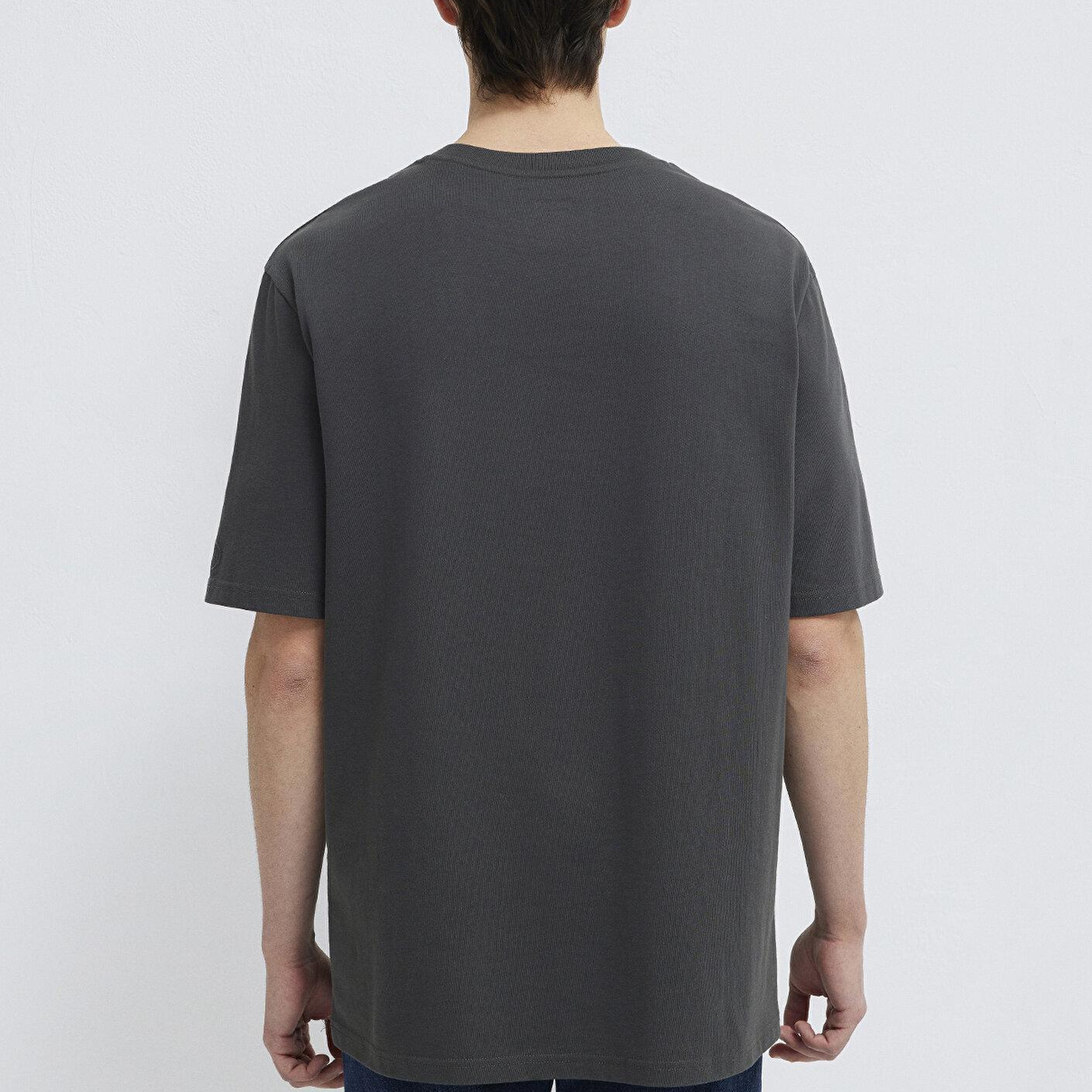 Mavi Logo Kol Detaylı Antrasit Basic Tişört Loose Fit / Bol Rahat Kesim 0611924-70092