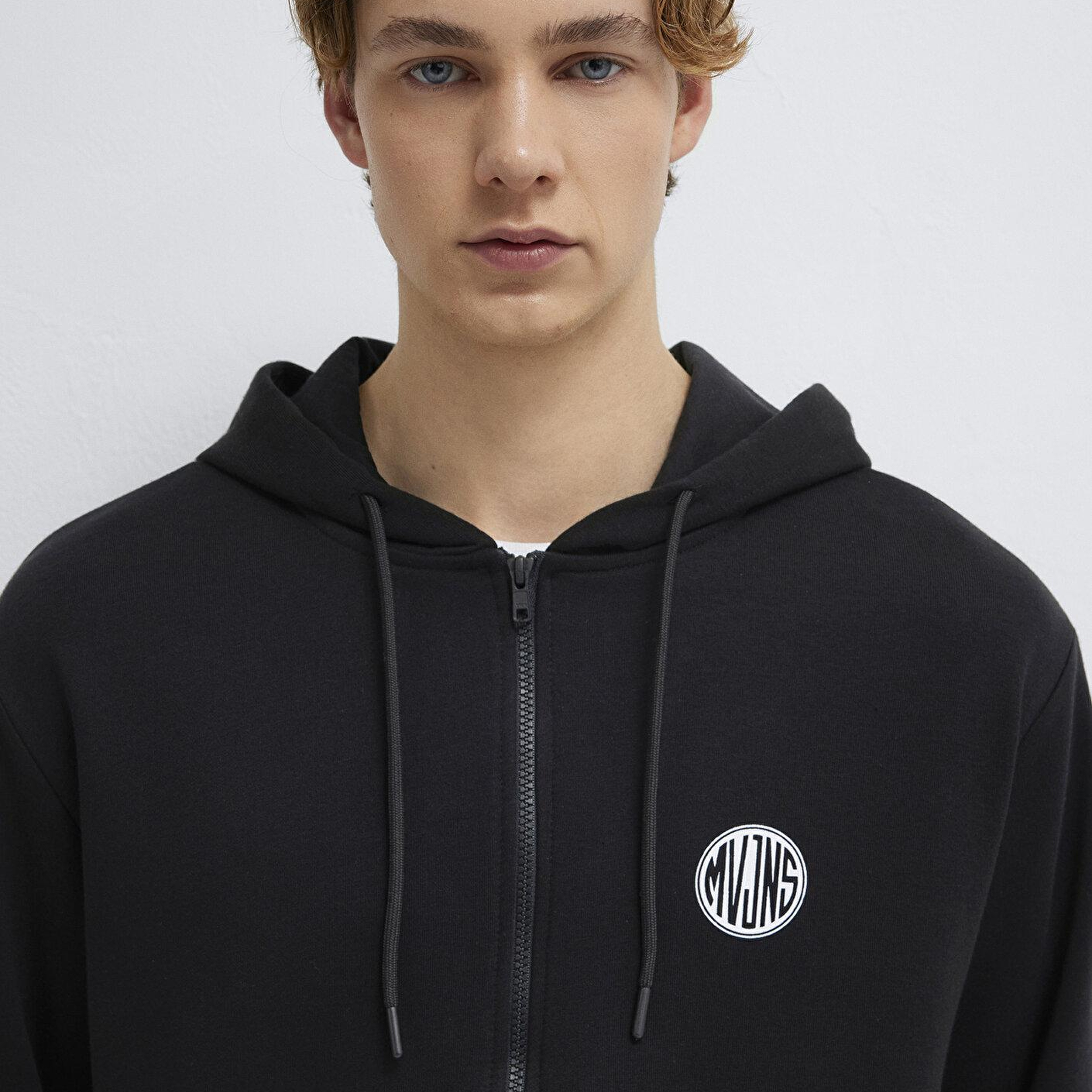 Mavi MVJNS Logo Baskılı Fermuarlı Kapüşonlu Siyah Sweatshirt 0S10193-900