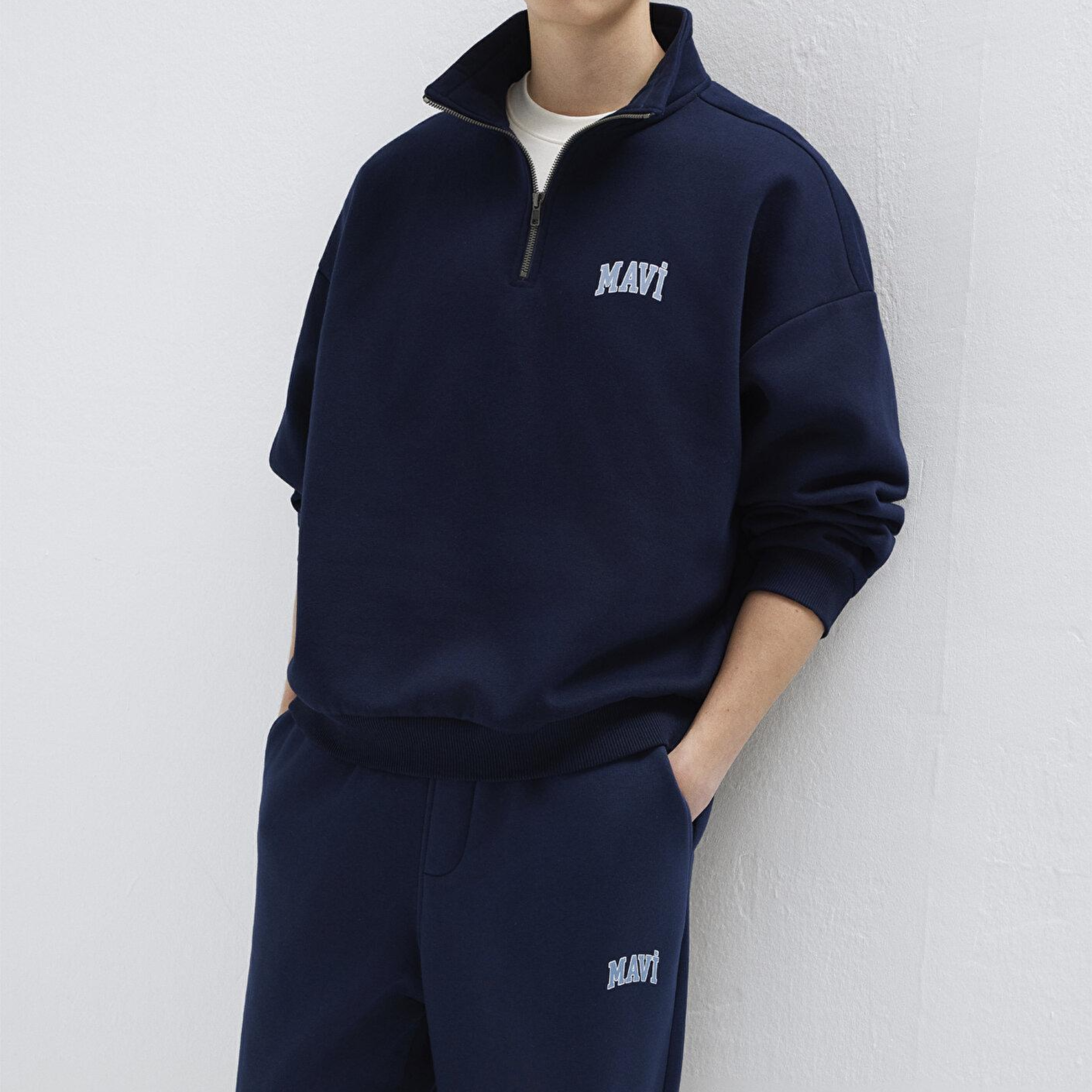 Mavi Mavi Logo Baskılı Yarı Fermuarlı Lacivert Sweatshirt 0S10208-70497