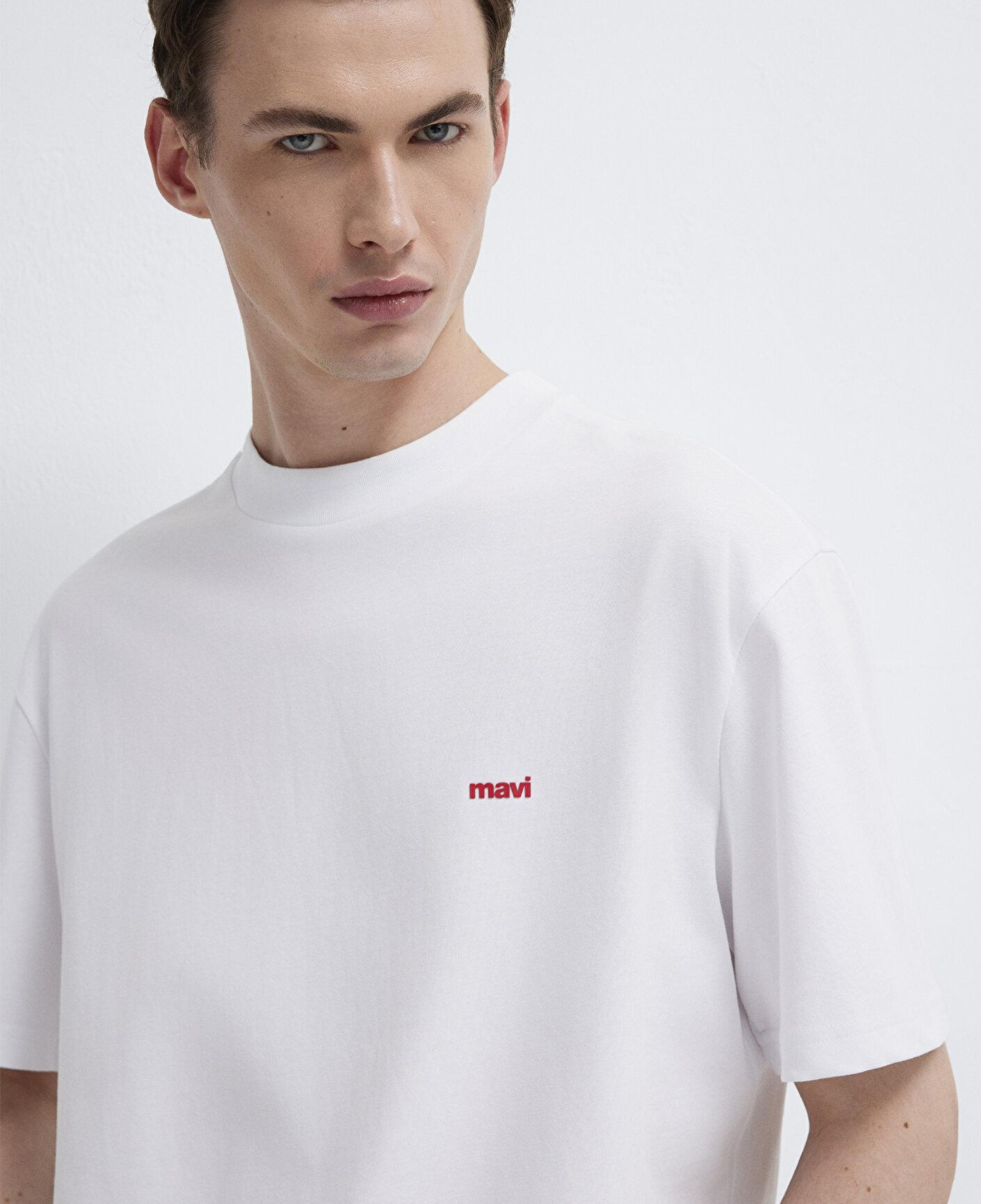 Mavi Mavi Logo Baskılı Beyaz Basic Tişört Loose Fit / Bol Rahat Kesim 0612216-620