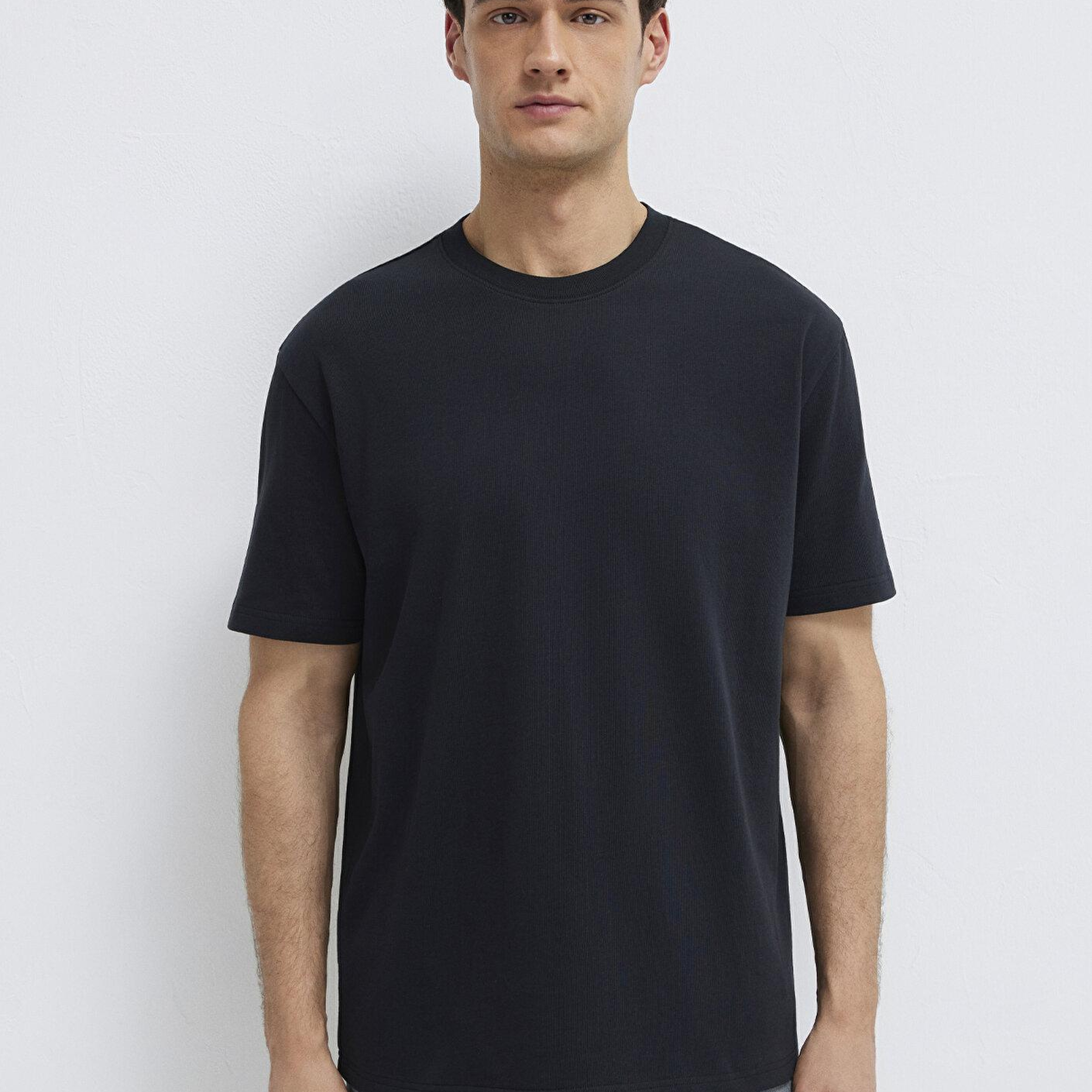 Mavi Bisiklet Yaka Siyah Basic Tişört Loose Fit / Bol Rahat Kesim 0611596-900