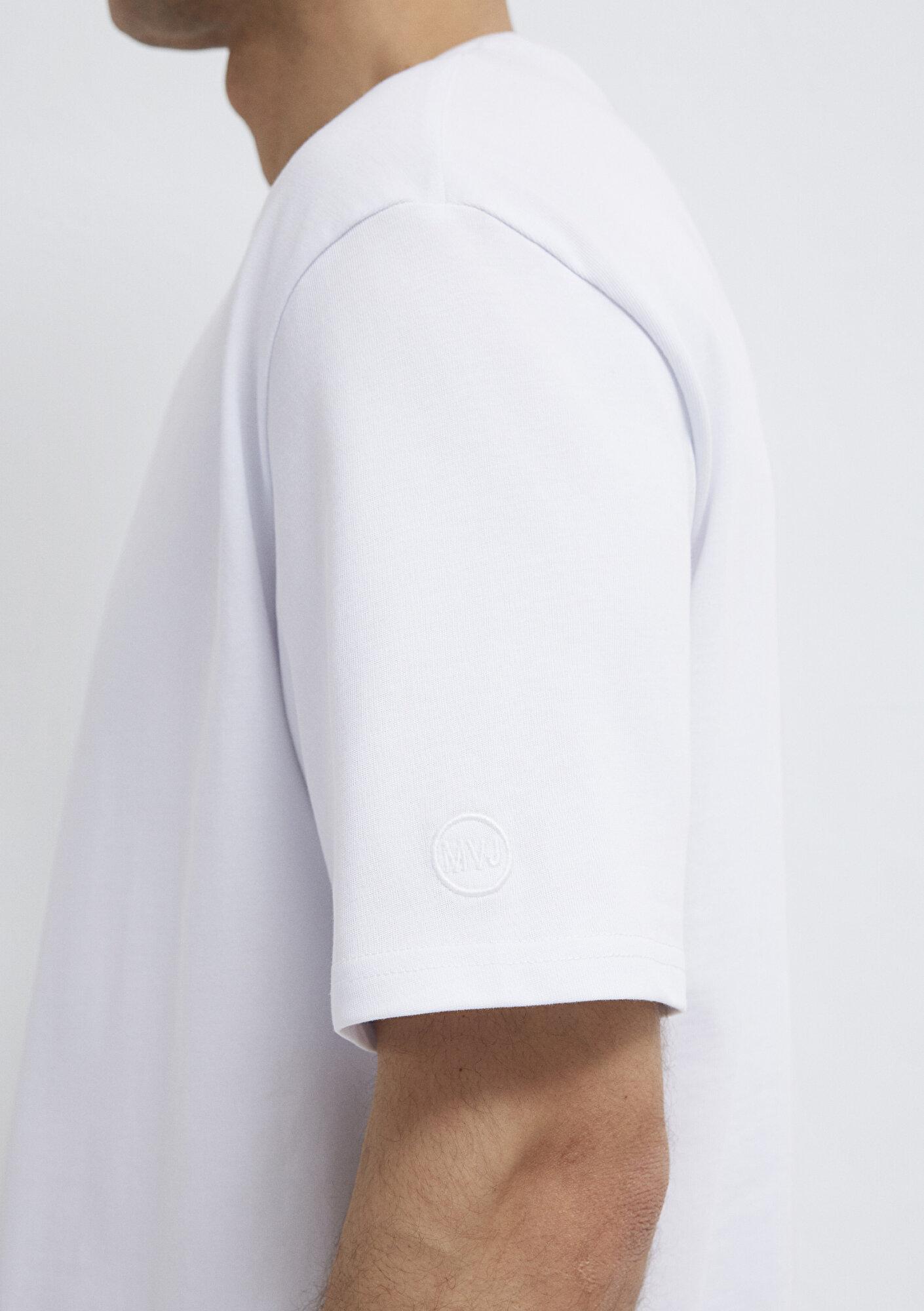 Mavi Logo Kol Detaylı Beyaz Basic Tişört Loose Fit / Bol Rahat Kesim 0611924-620