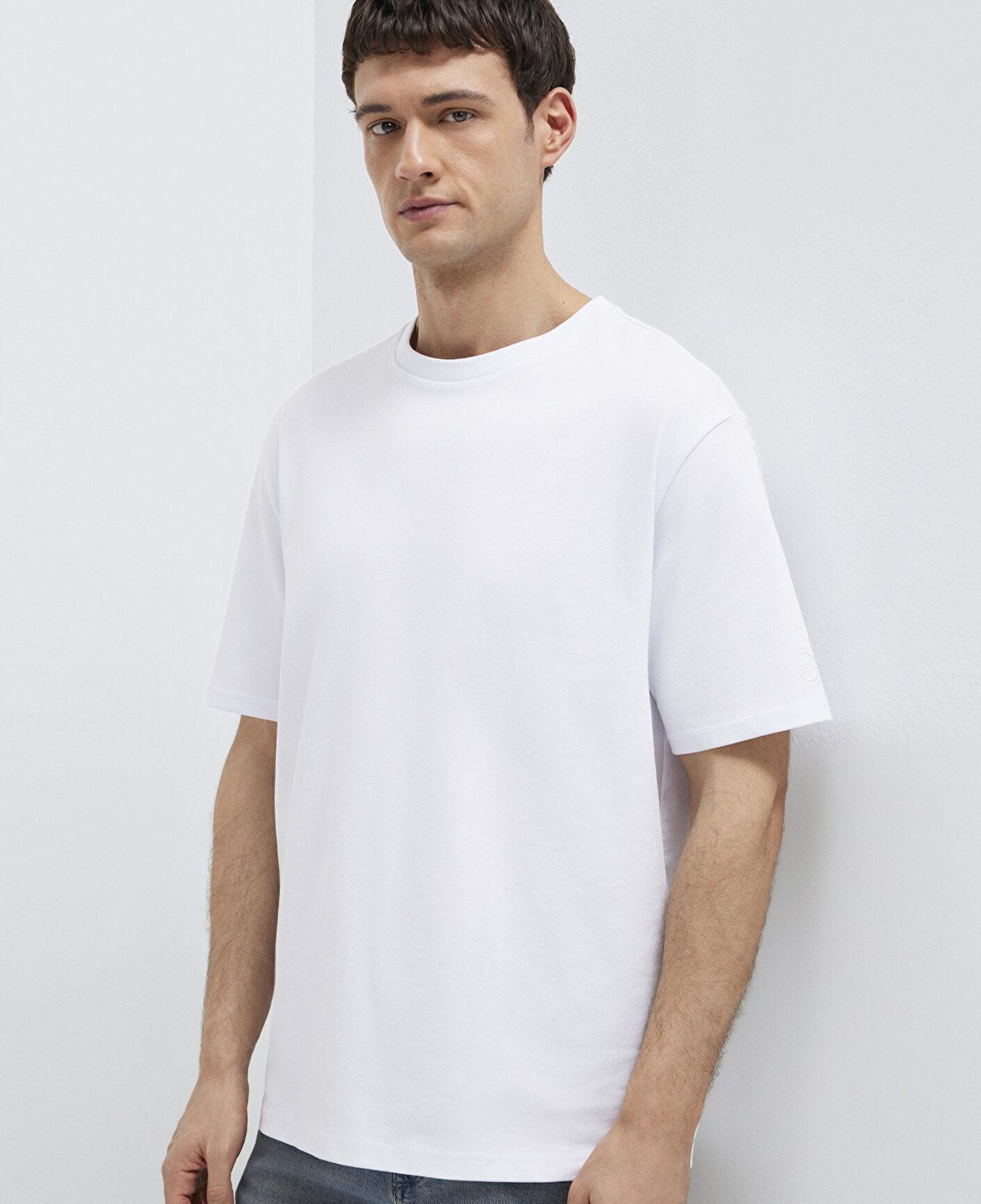 Mavi Logo Kol Detaylı Beyaz Basic Tişört Loose Fit / Bol Rahat Kesim 0611924-620