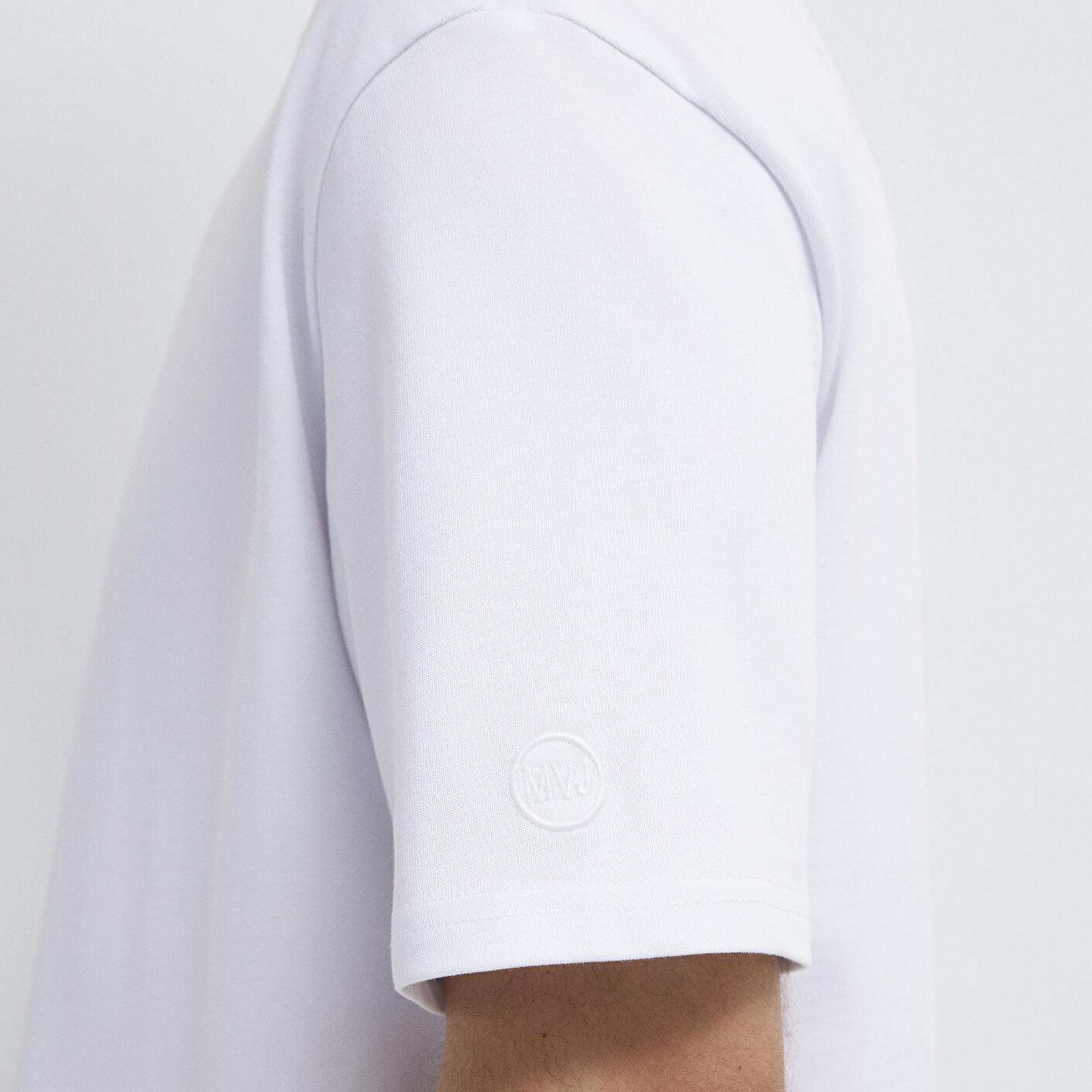 Mavi Logo Kol Detaylı Beyaz Basic Tişört Loose Fit / Bol Rahat Kesim 0611924-620