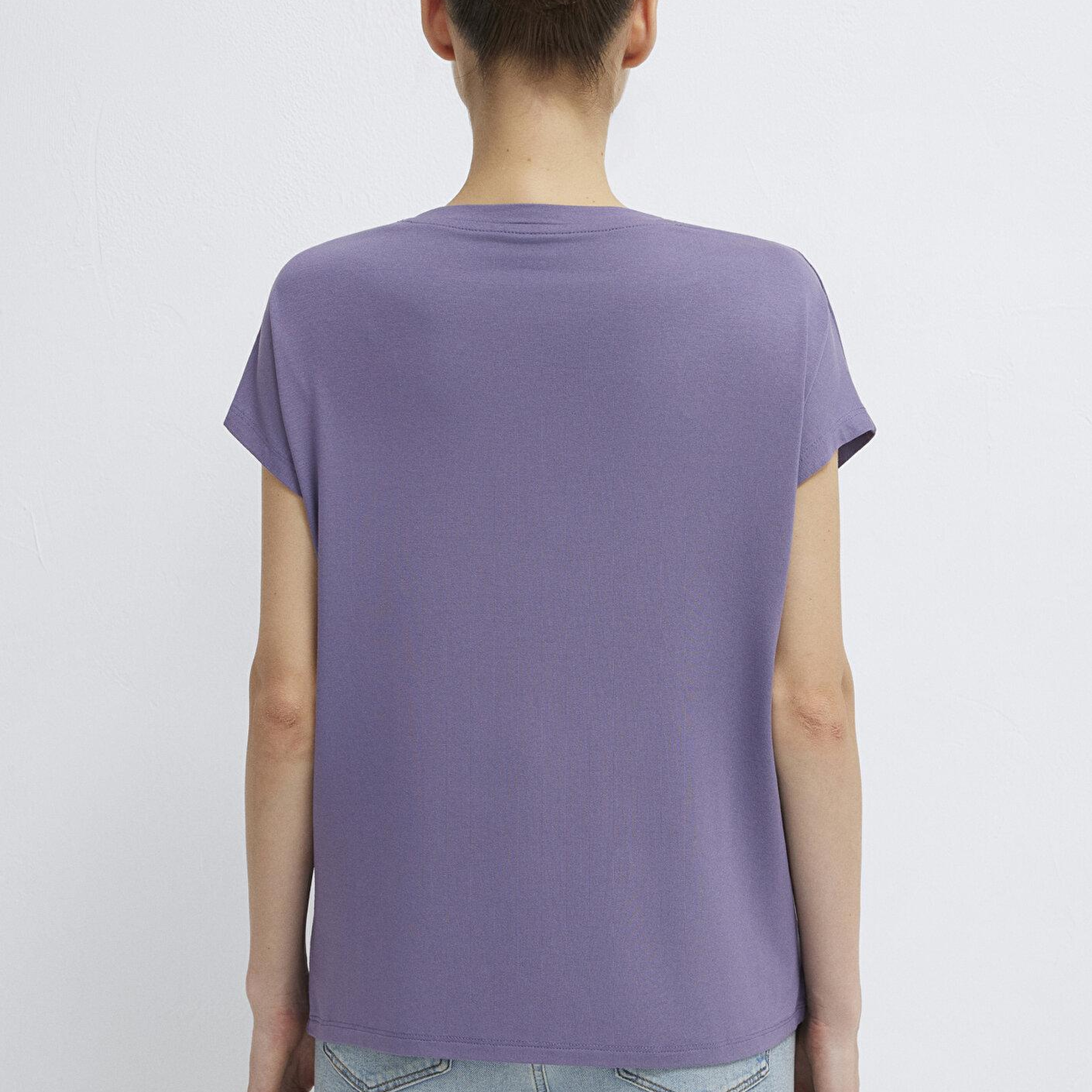 Mavi V Yaka Mor Basic Viskoz Tişört Regular Fit / Normal Kesim 167714-70608