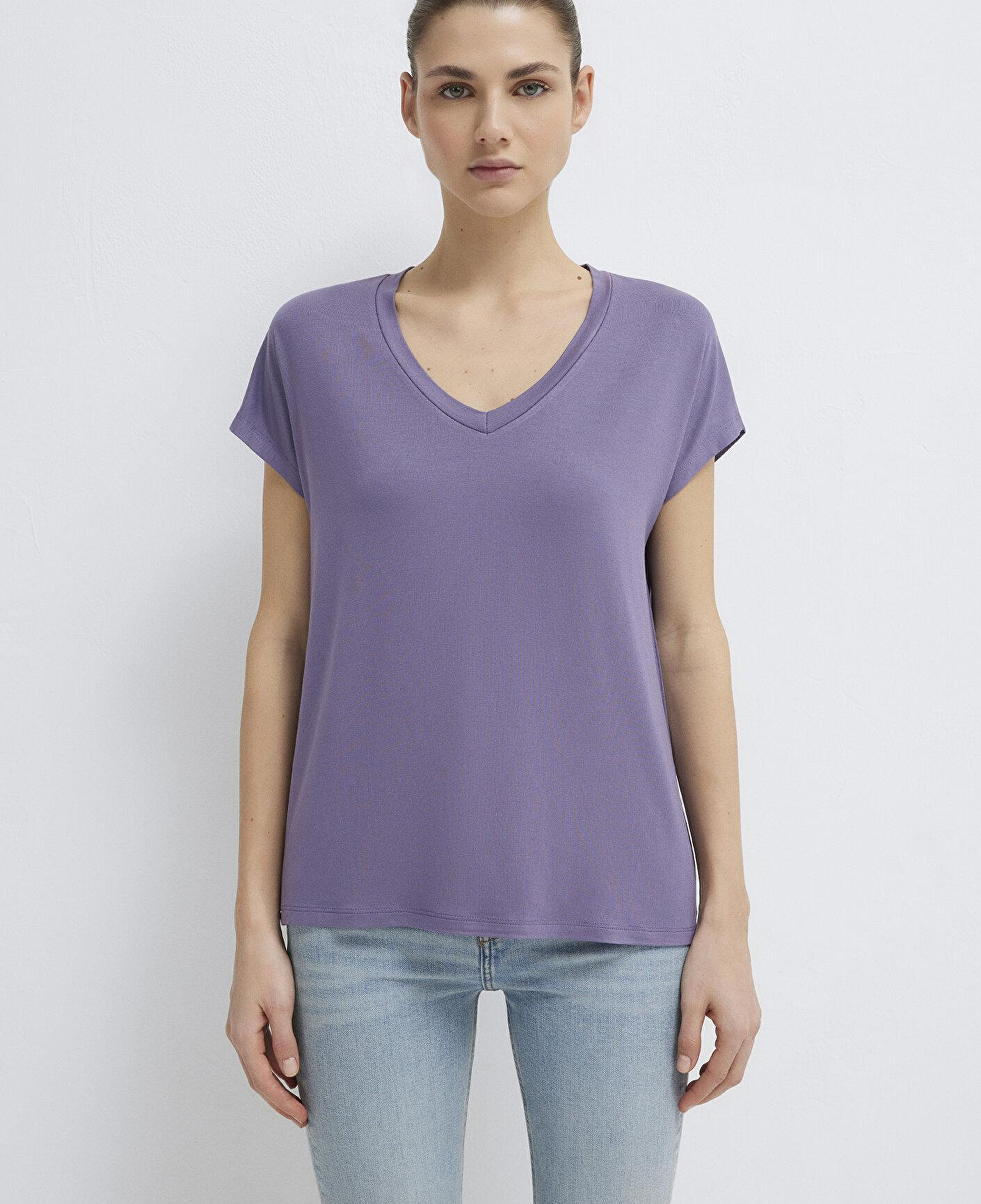 Mavi V Yaka Mor Basic Viskoz Tişört Regular Fit / Normal Kesim 167714-70608