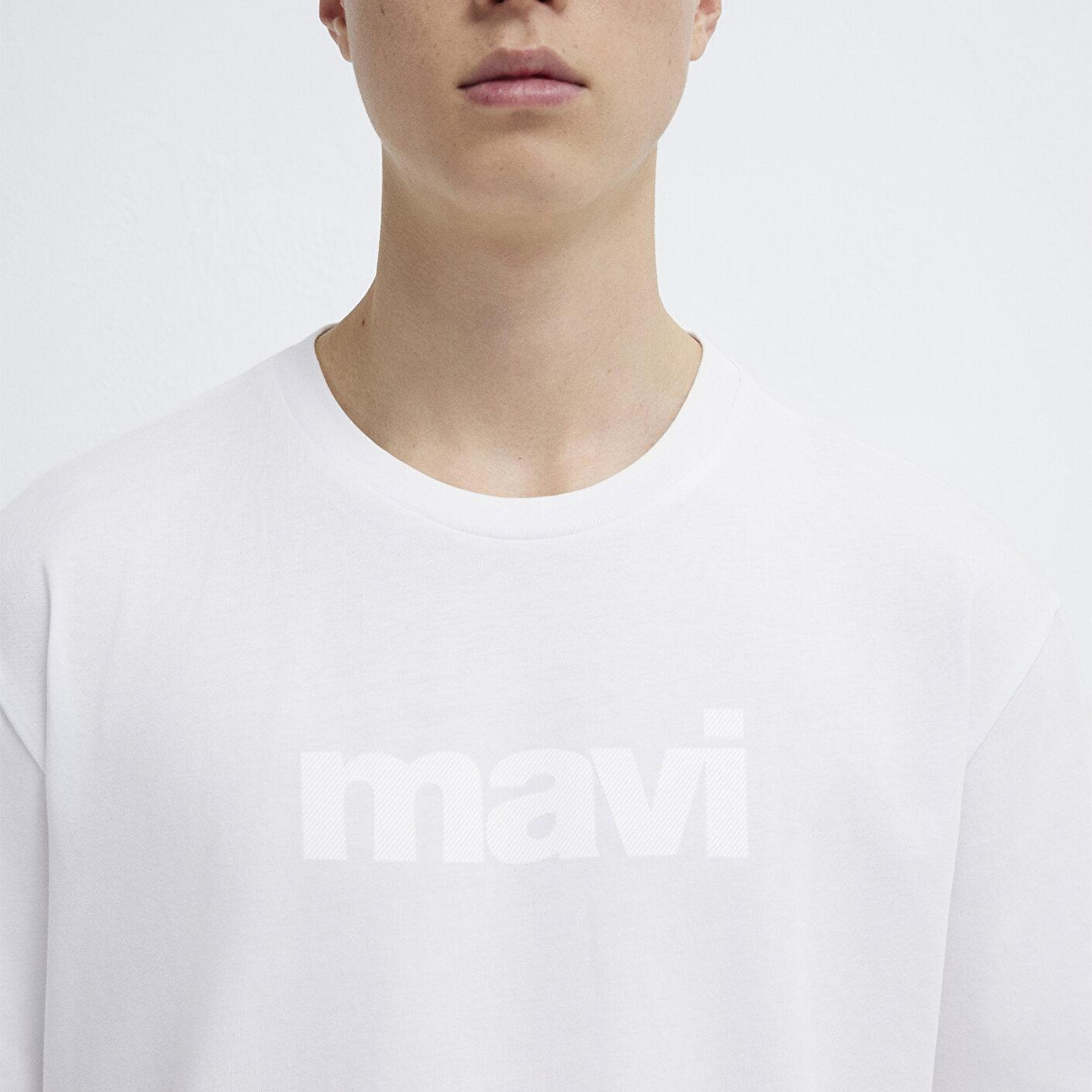 Mavi Mavi Logo Baskılı Beyaz Tişört Loose Fit / Bol Rahat Kesim 0611807-620