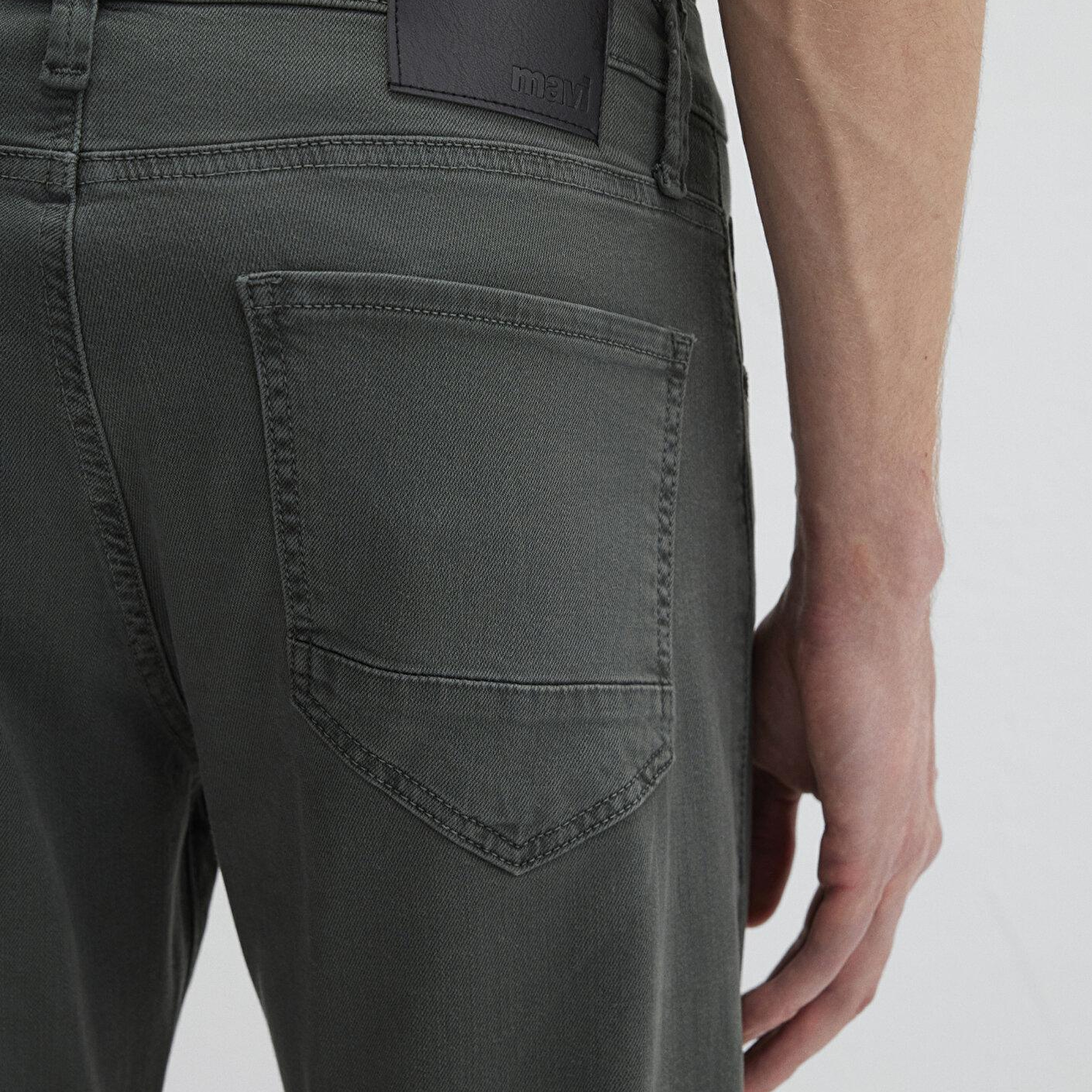 Mavi Hunter Yosun Yeşili Comfort Gabardin Pantolon 0020285644