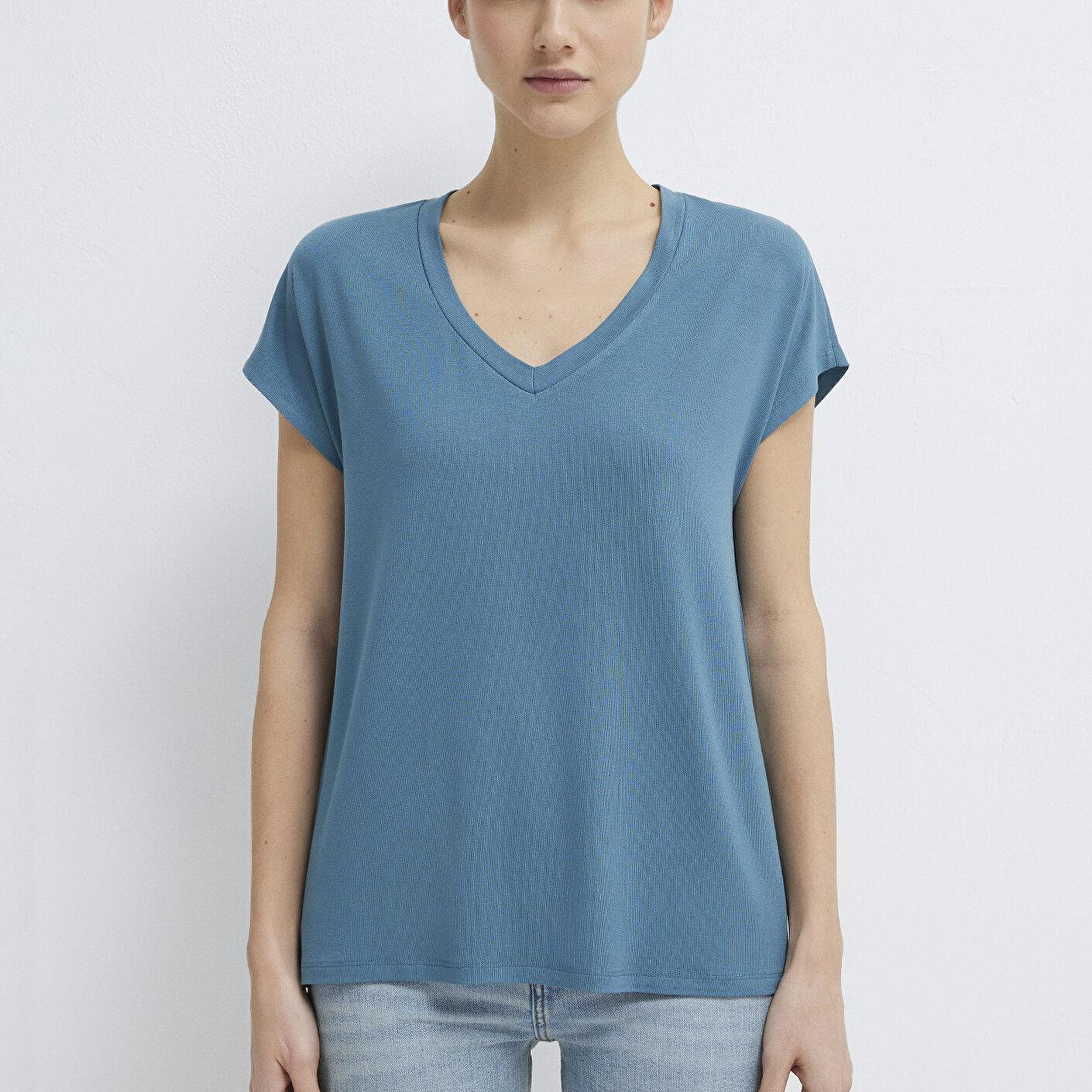 Mavi V Yaka Mavi Basic Viskoz Tişört Regular Fit / Normal Kesim 167714-70753