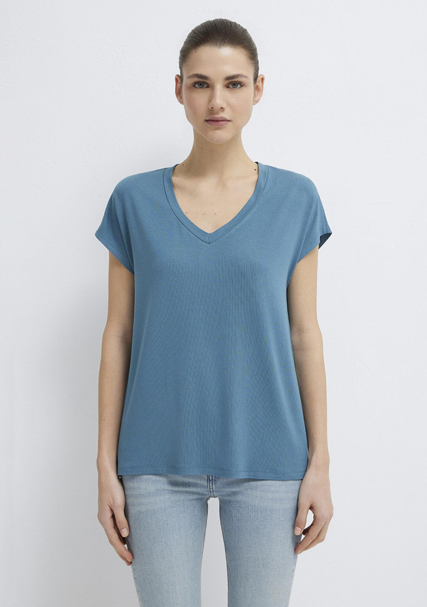 Mavi V Yaka Mavi Basic Viskoz Tişört Regular Fit / Normal Kesim 167714-70753