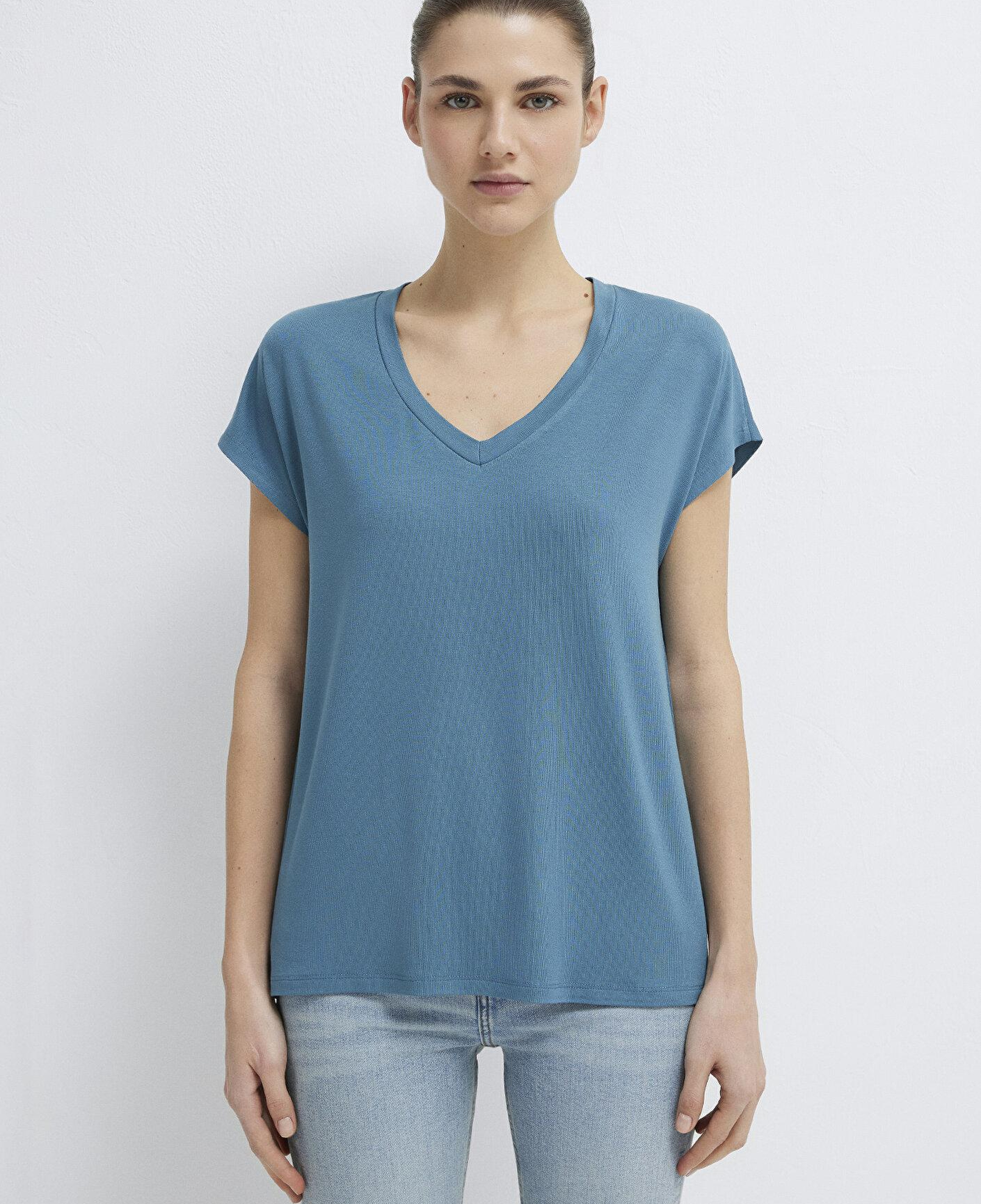 Mavi V Yaka Mavi Basic Viskoz Tişört Regular Fit / Normal Kesim 167714-70753