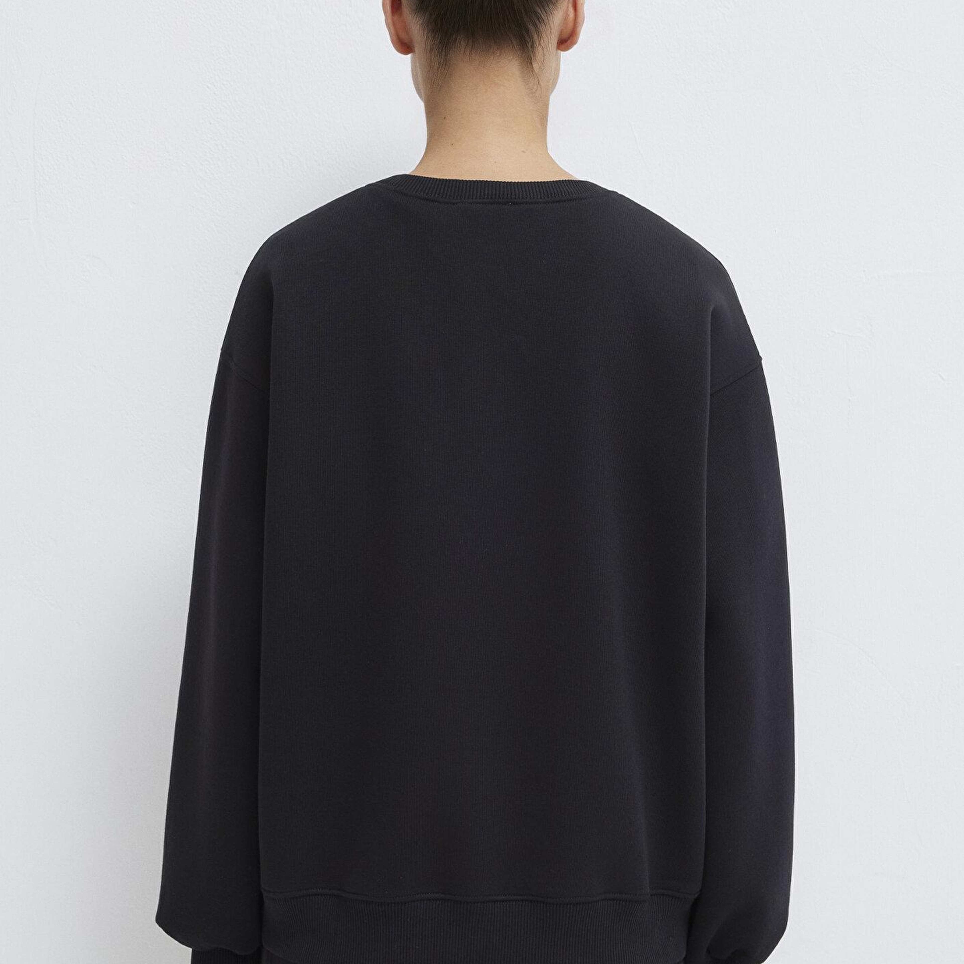 Mavi Bisiklet Yaka Siyah Basic Sweatshirt 1610198-900