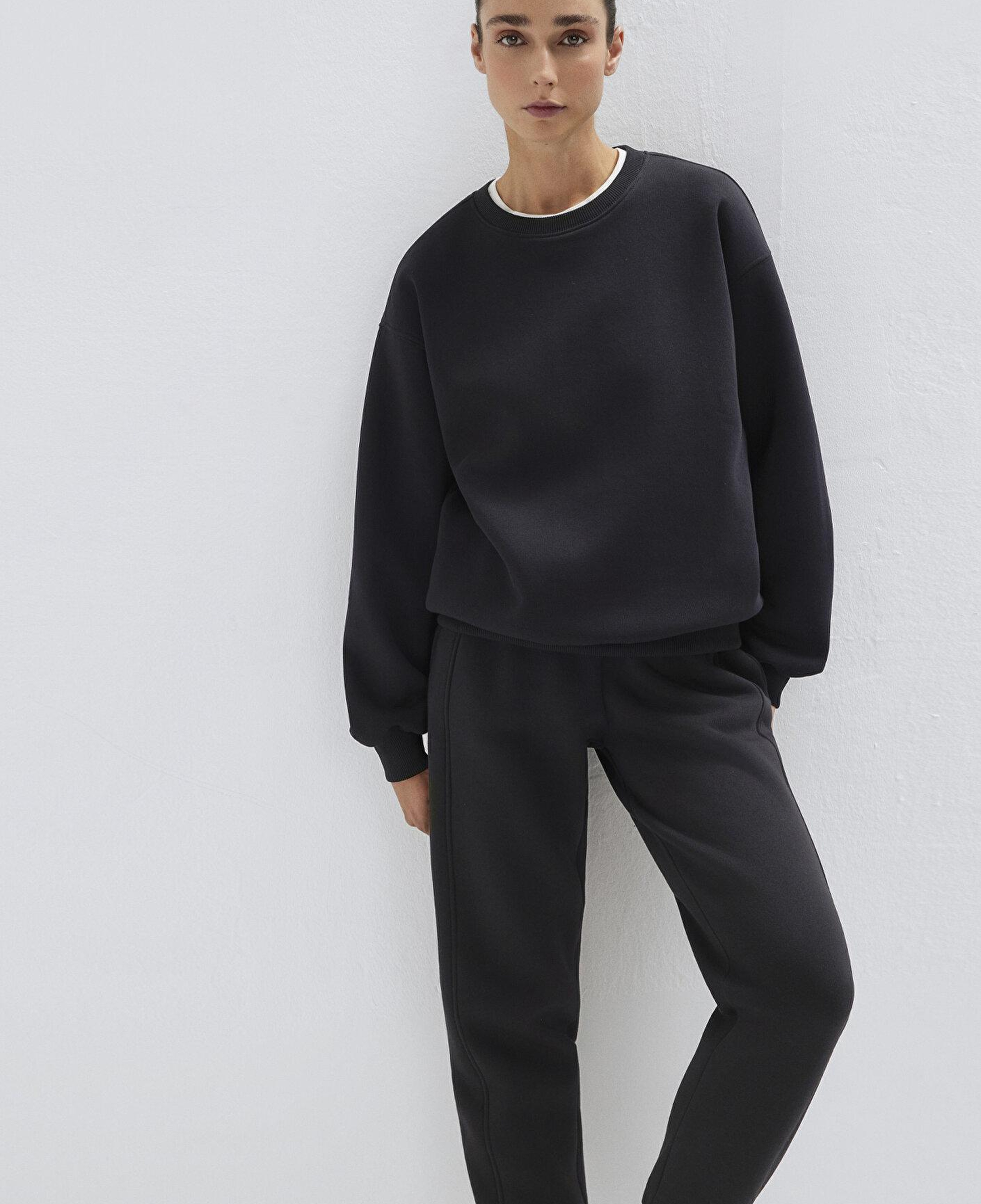 Mavi Bisiklet Yaka Siyah Basic Sweatshirt 1610198-900