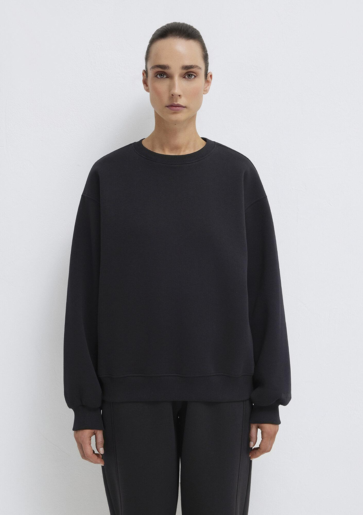 Mavi Bisiklet Yaka Siyah Basic Sweatshirt 1610198-900