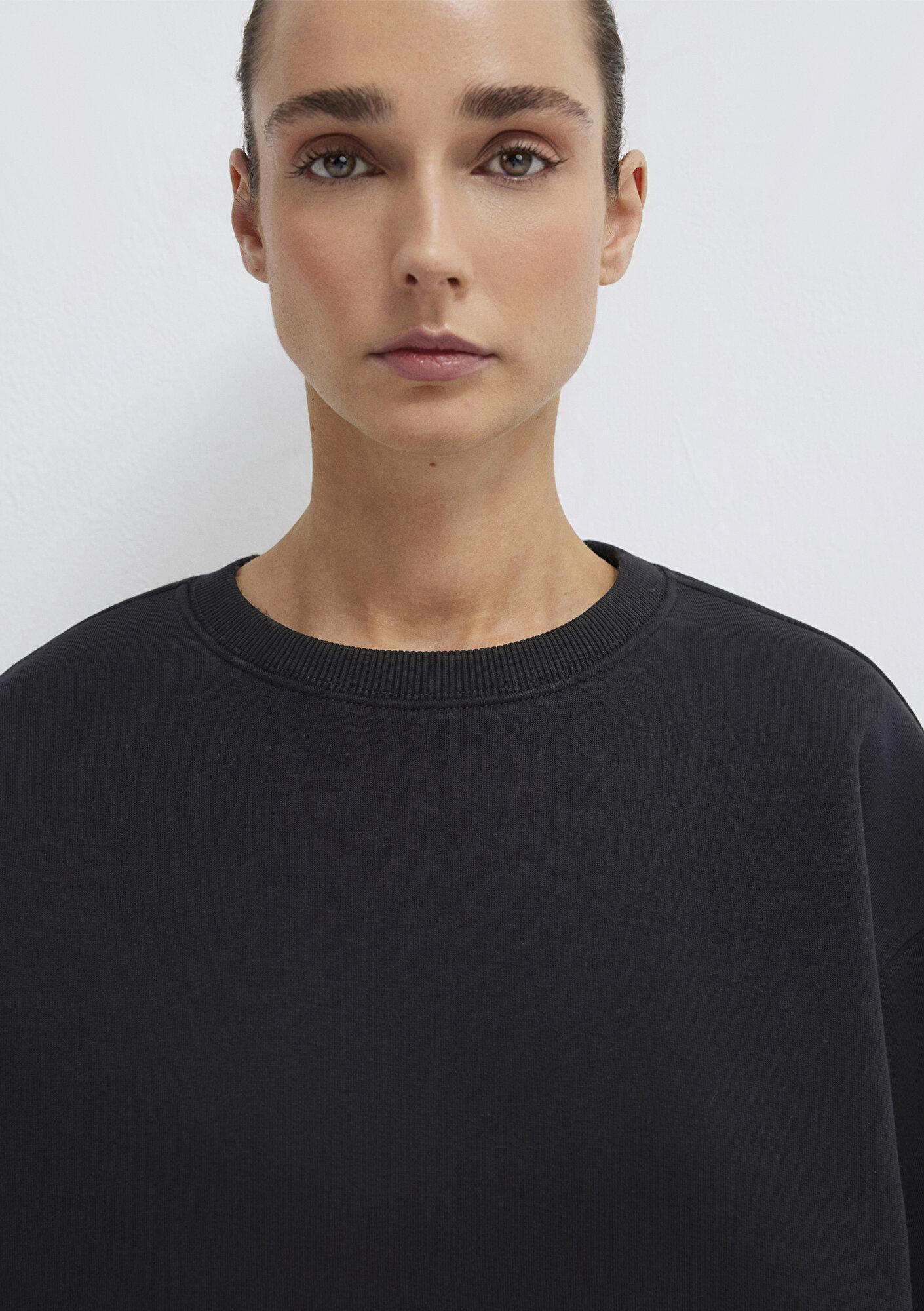 Mavi Bisiklet Yaka Siyah Basic Sweatshirt 1610198-900