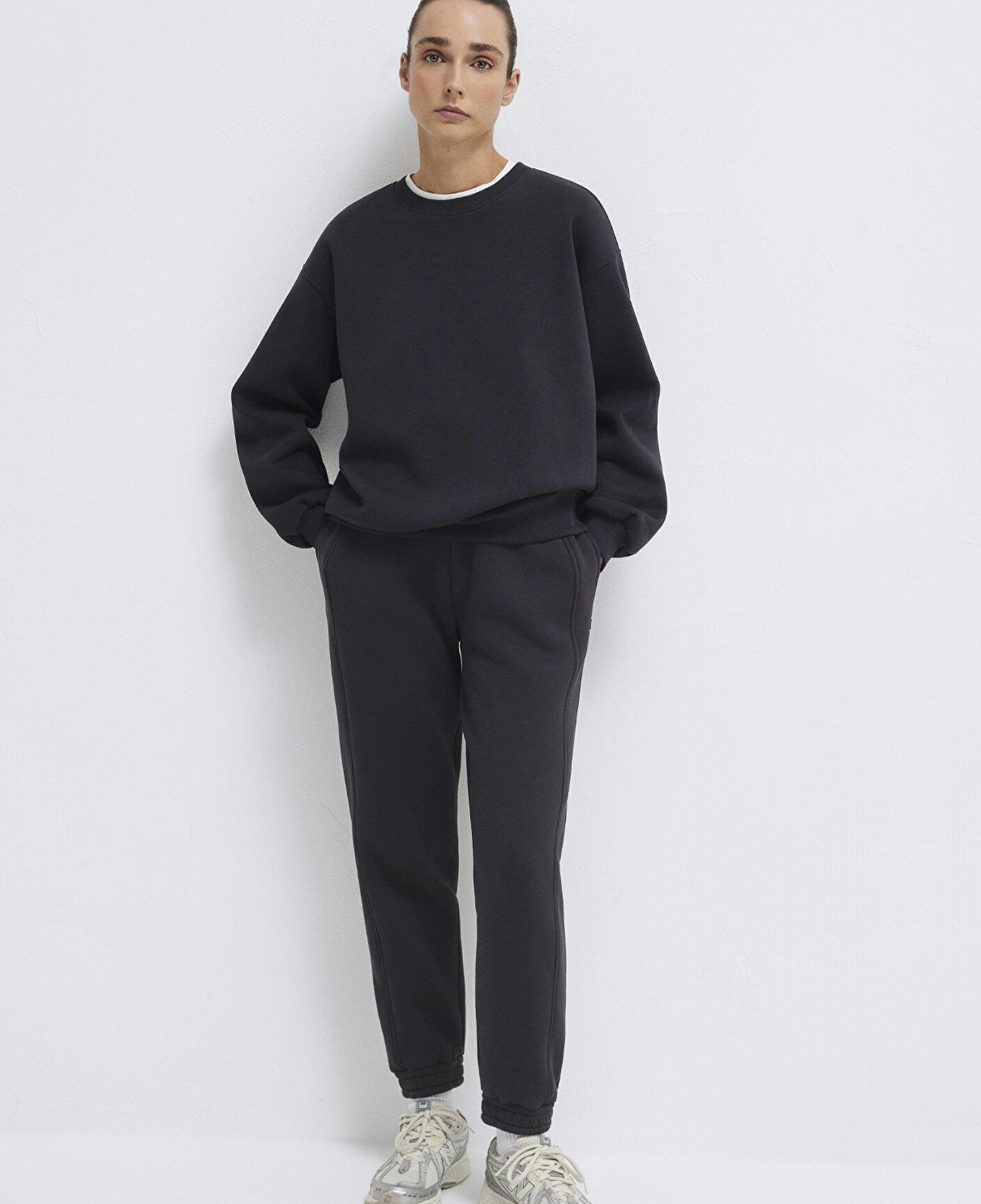 Mavi Bisiklet Yaka Siyah Basic Sweatshirt 1610198-900