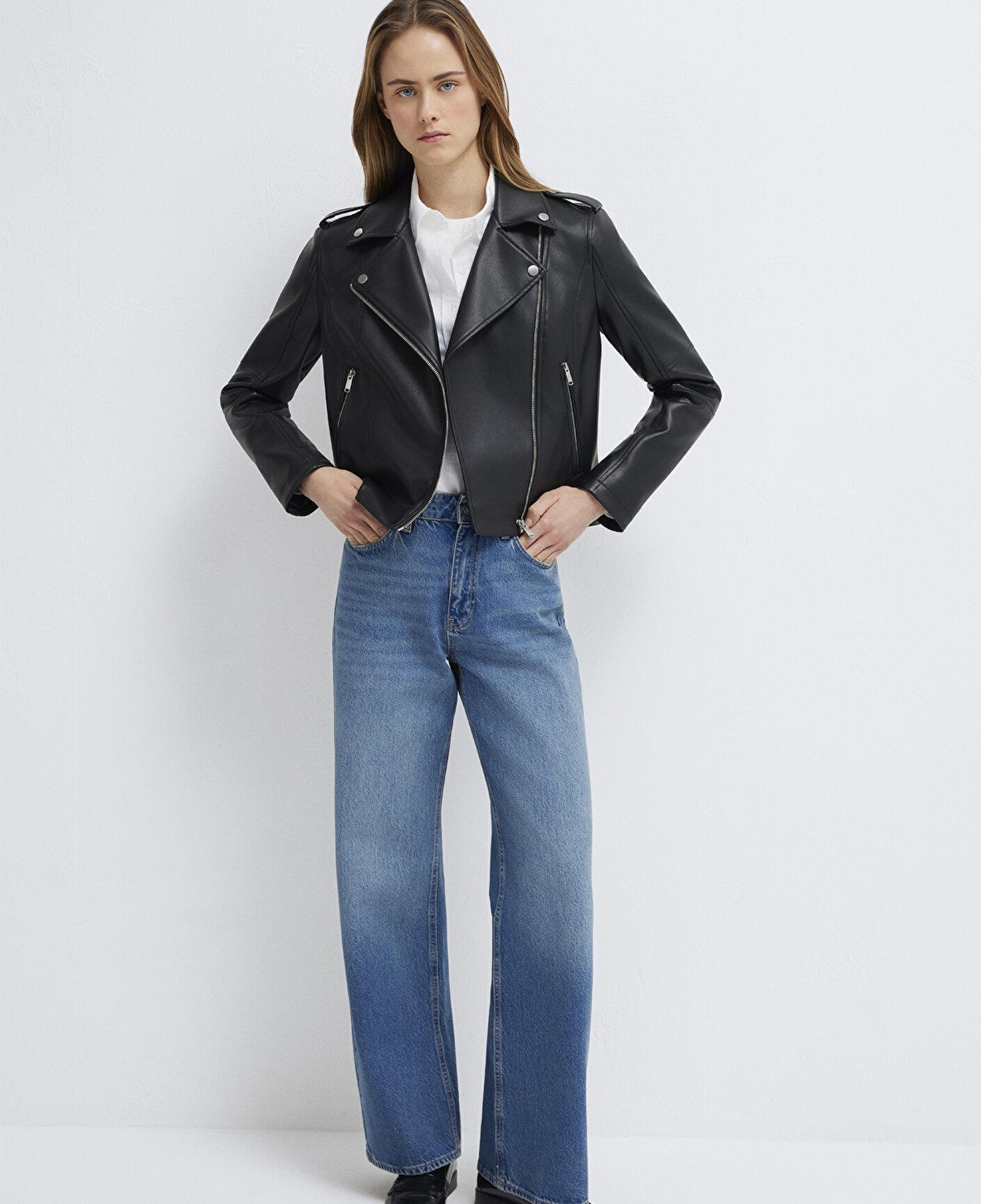 Mavi Biker Yaka Siyah Suni Deri Ceket Fitted / Vücuda Oturan Kesim 1110221-900