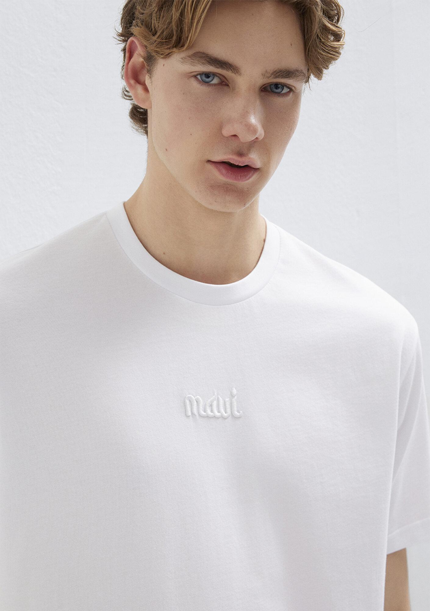 Mavi Mavi Nakışlı Beyaz Basic Tişört Loose Fit / Bol Rahat Kesim 0610100-620