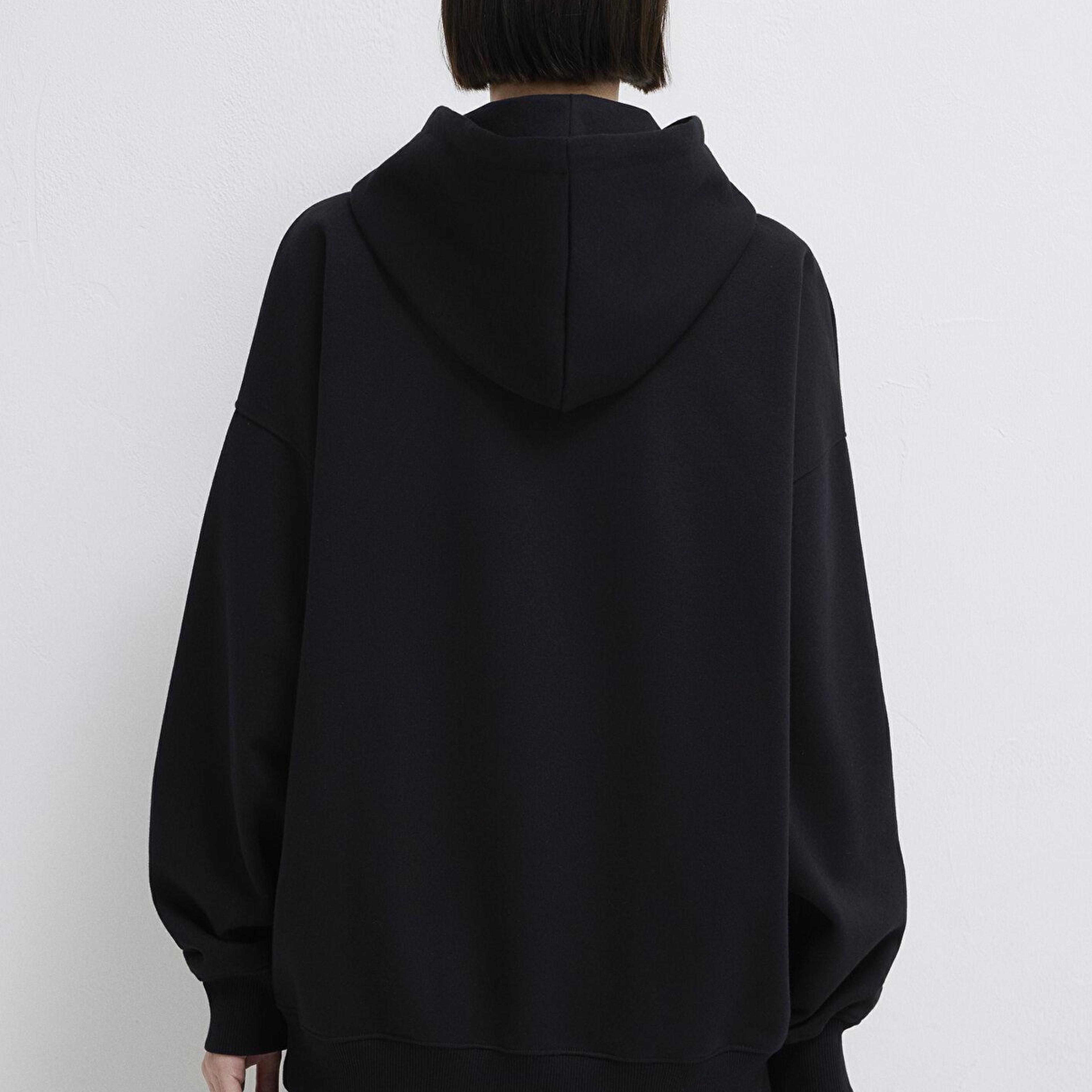 Mavi Kapüşonlu Fermuarlı Siyah Sweatshirt 1610221-900