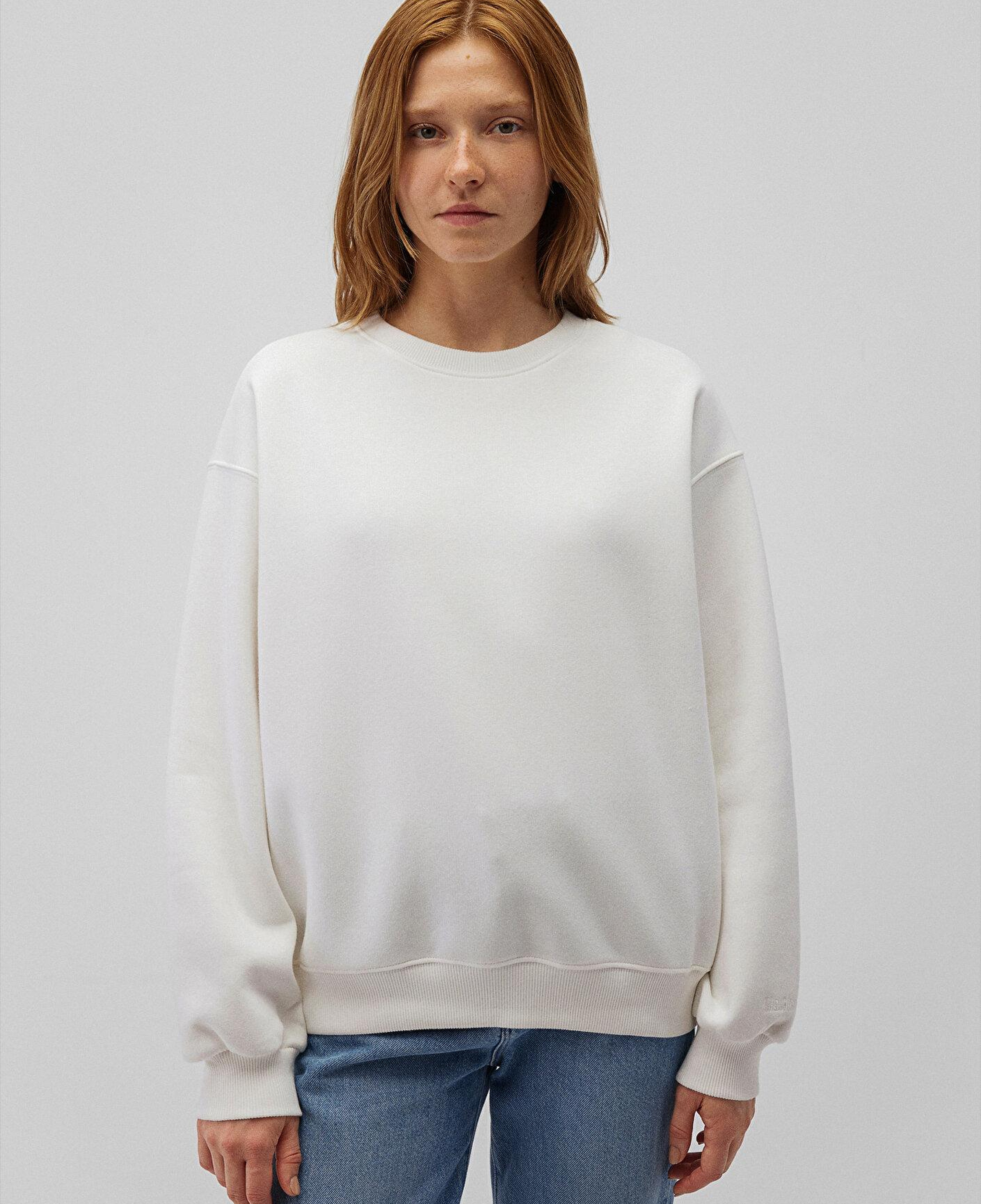 Mavi Bisiklet Yaka Beyaz Basic Sweatshirt 1610198-70057