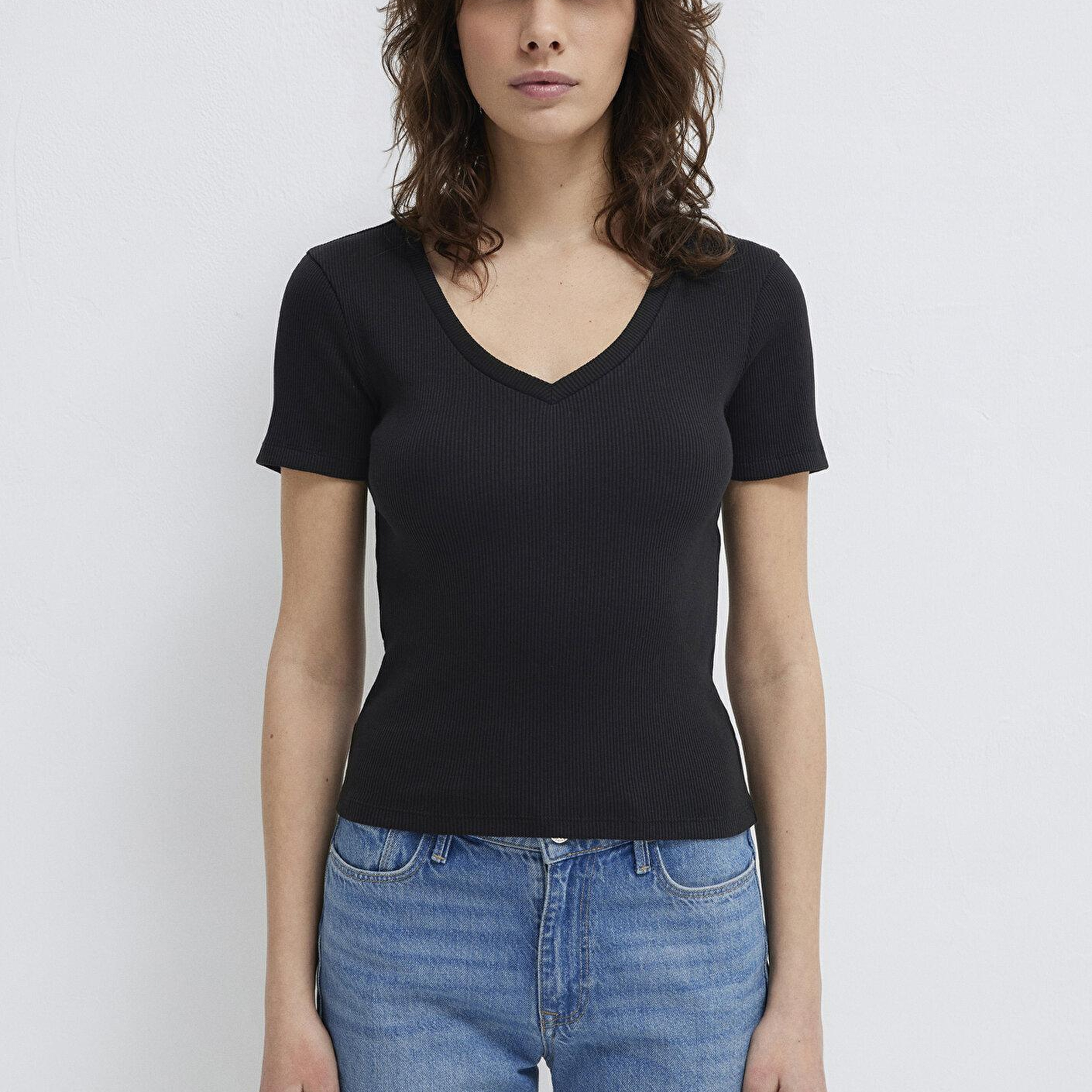 Mavi Siyah Basic V Yaka Tişört Fitted / Vücuda Oturan Kesim 1601040-900