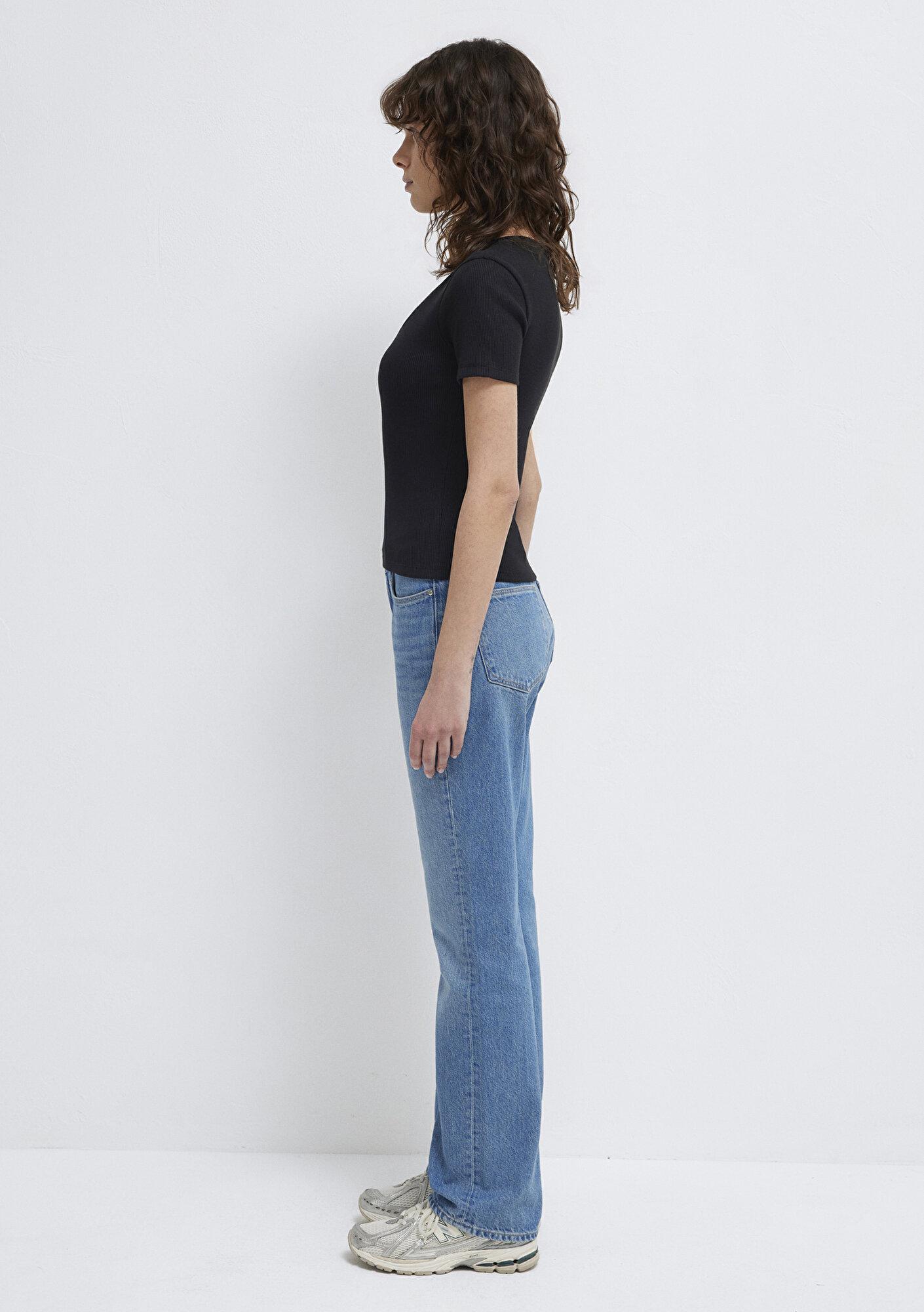 Mavi Siyah Basic V Yaka Tişört Fitted / Vücuda Oturan Kesim 1601040-900