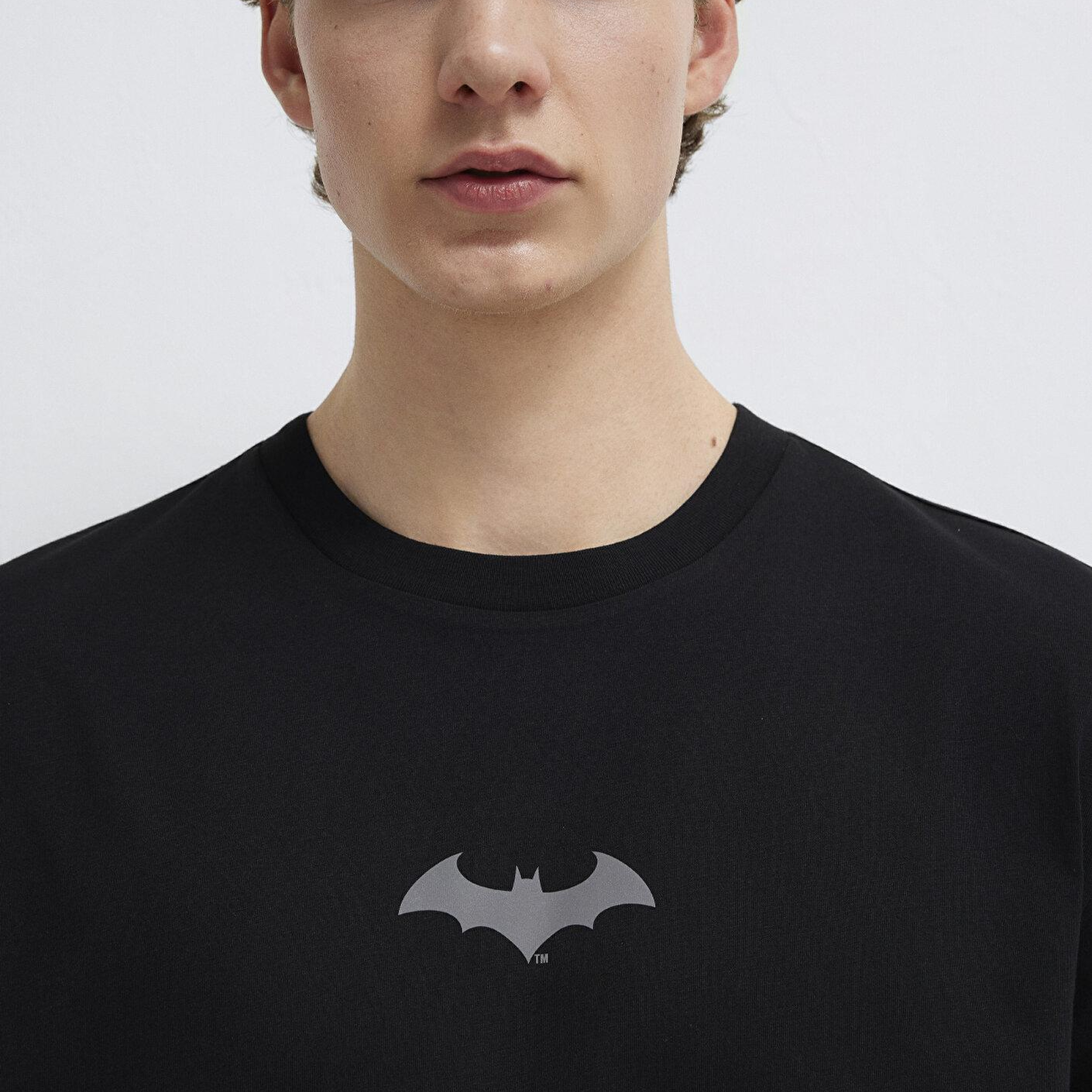 Mavi Batman Baskılı Siyah Tişört Loose Fit / Bol Rahat Kesim 066878-900