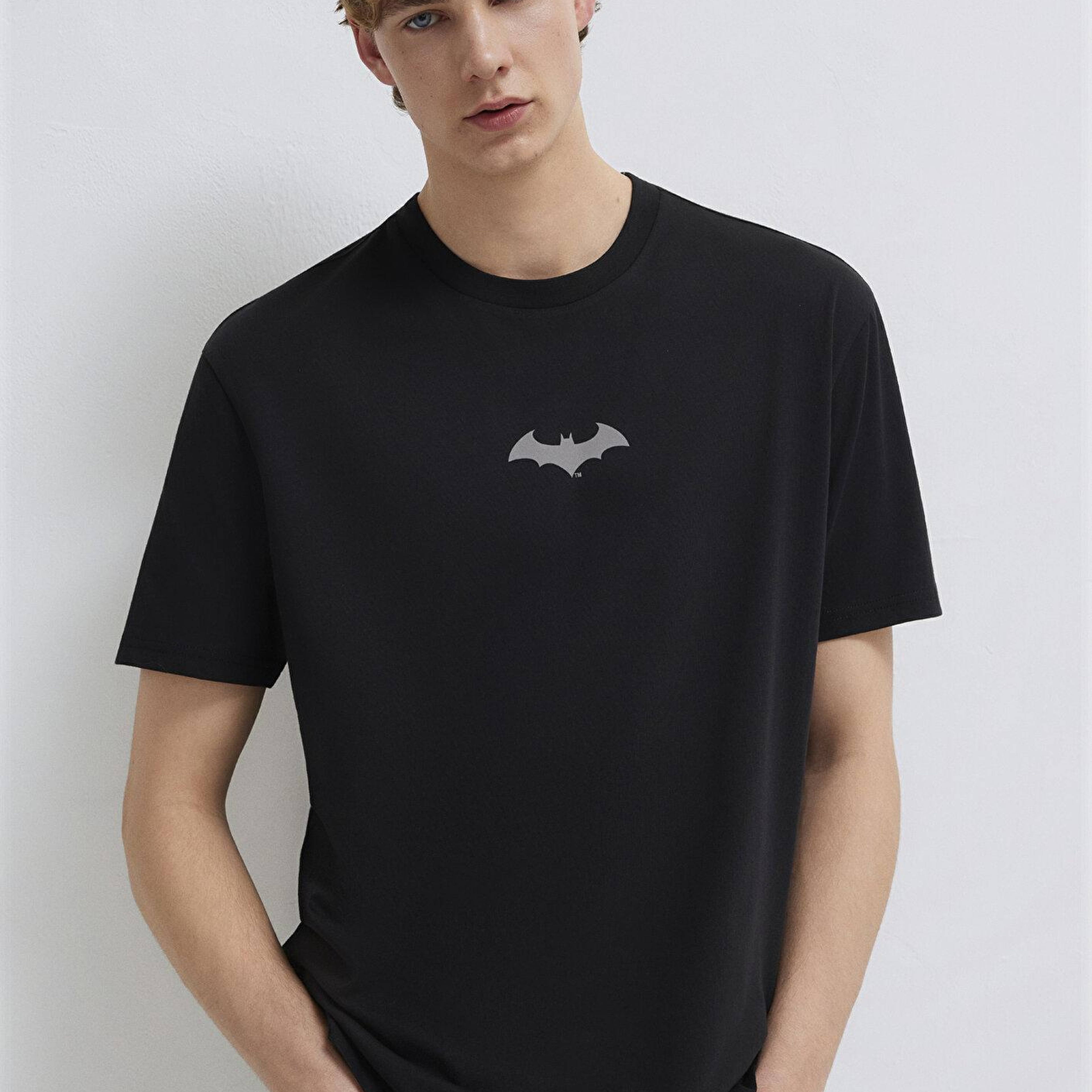 Mavi Batman Baskılı Siyah Tişört Loose Fit / Bol Rahat Kesim 066878-900