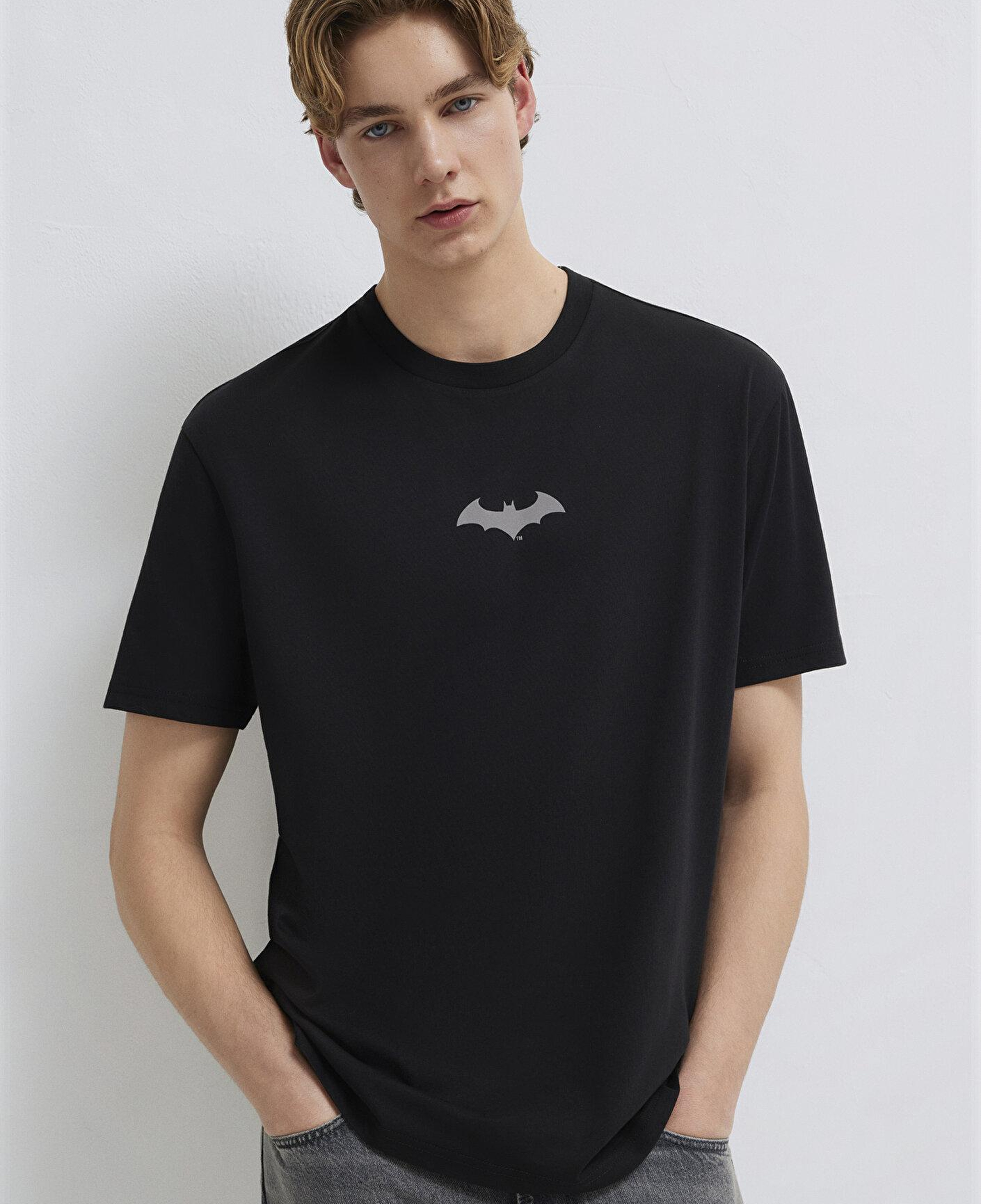Mavi Batman Baskılı Siyah Tişört Loose Fit / Bol Rahat Kesim 066878-900
